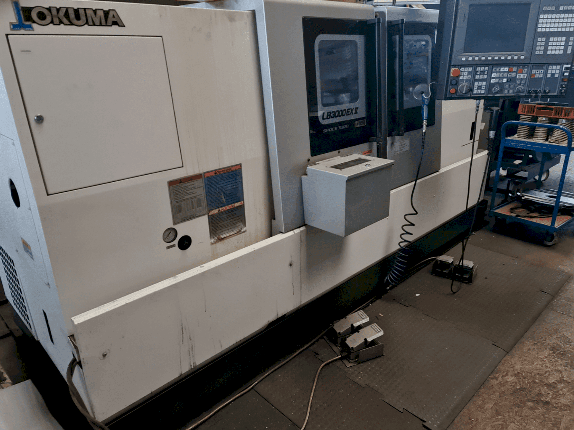Okuma LB3000 EX II Mašinos vaizdas iš priekio