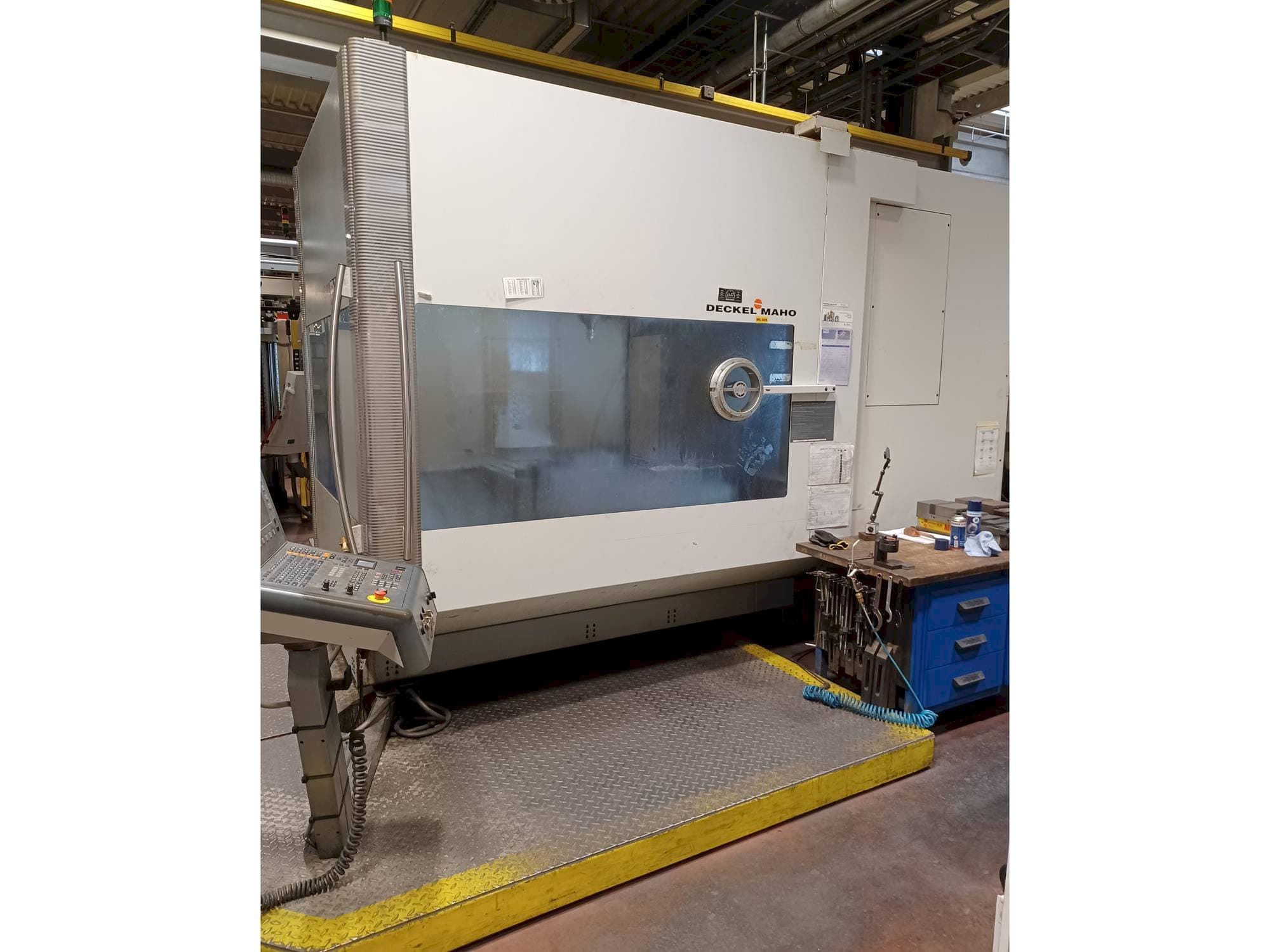 DECKEL MAHO DMU 125 T hi-dyn Mašinos vaizdas iš priekio