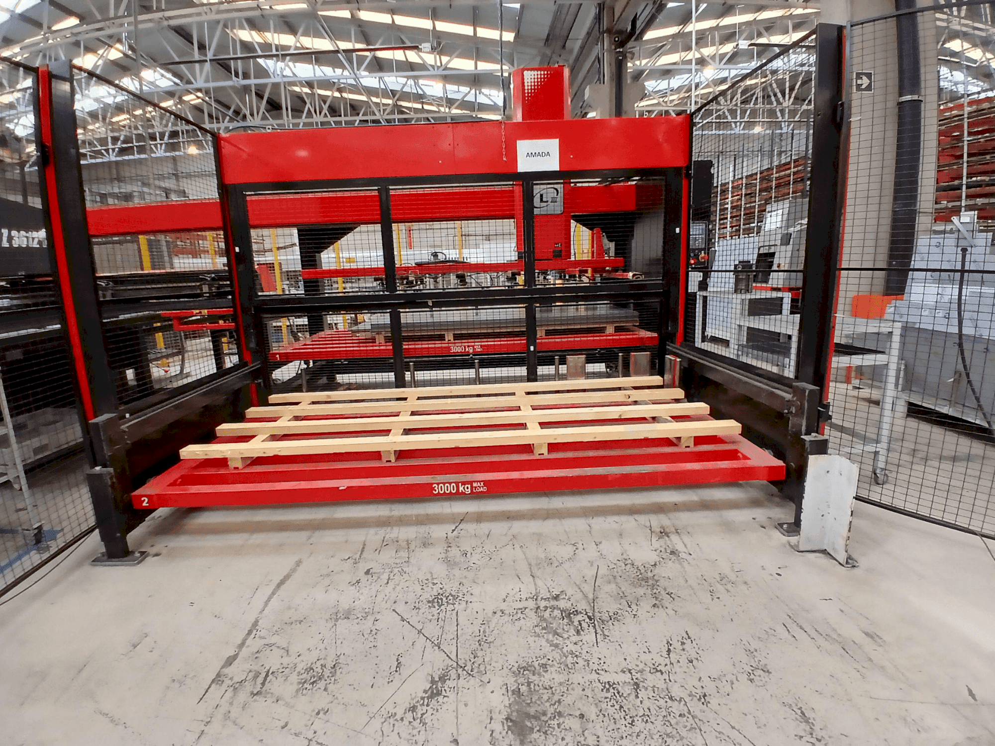 AMADA EMZ3612M2 Mašinos vaizdas iš priekio