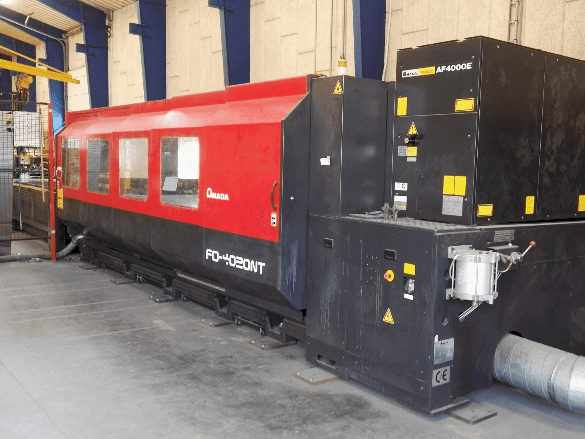 AMADA FO-4020NT (2005) Mašinos vaizdas iš priekio