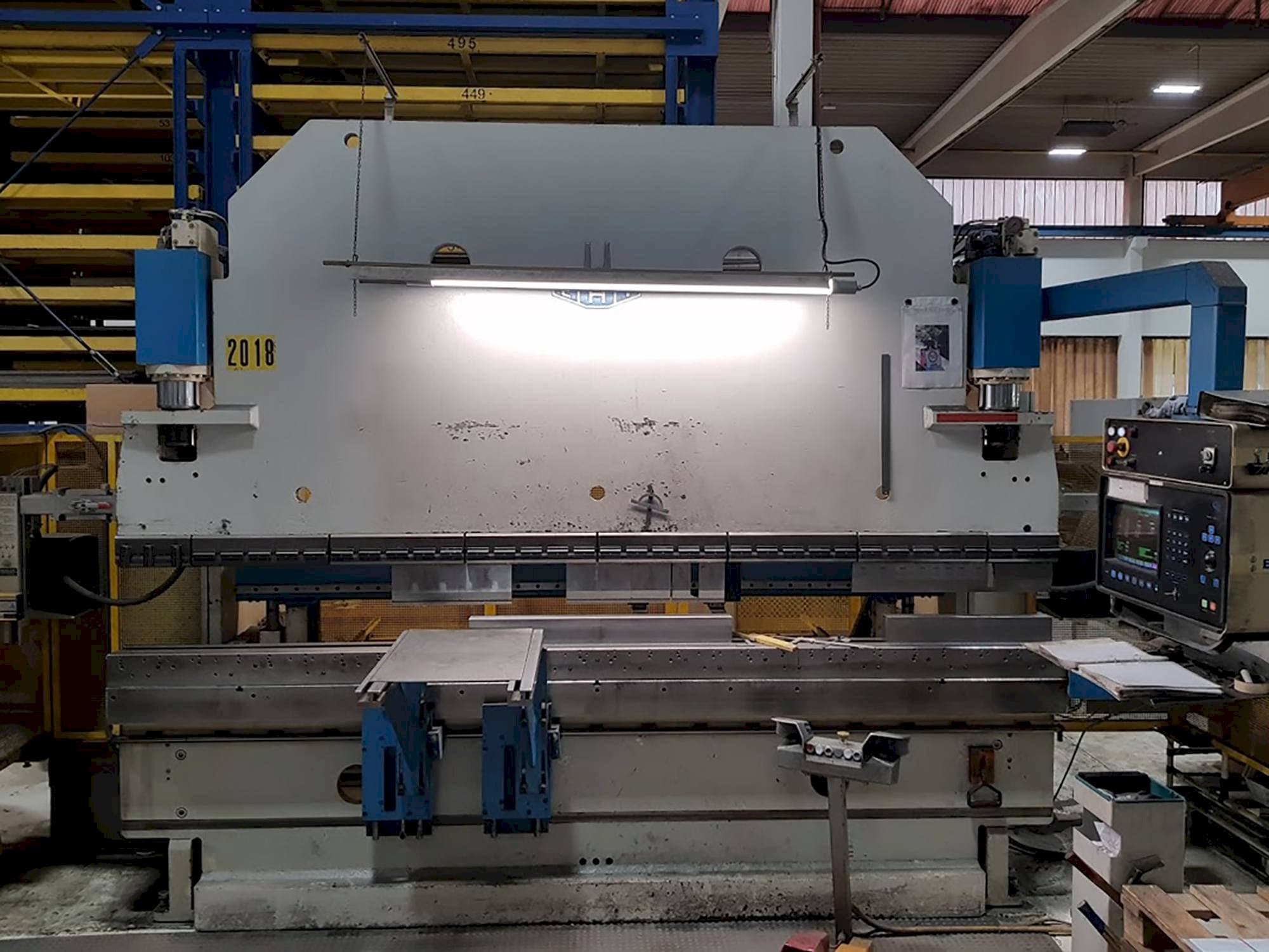 EHT EHPS 11-35 Mašinos vaizdas iš priekio