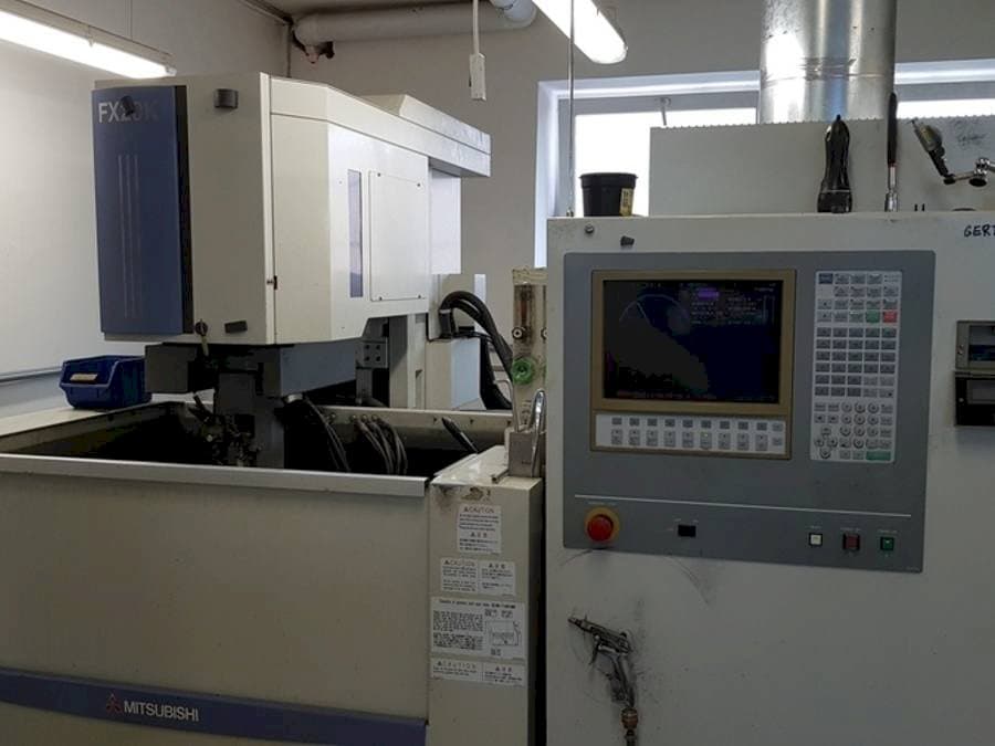 Mitsubishi FX 20 Mašinos vaizdas iš priekio