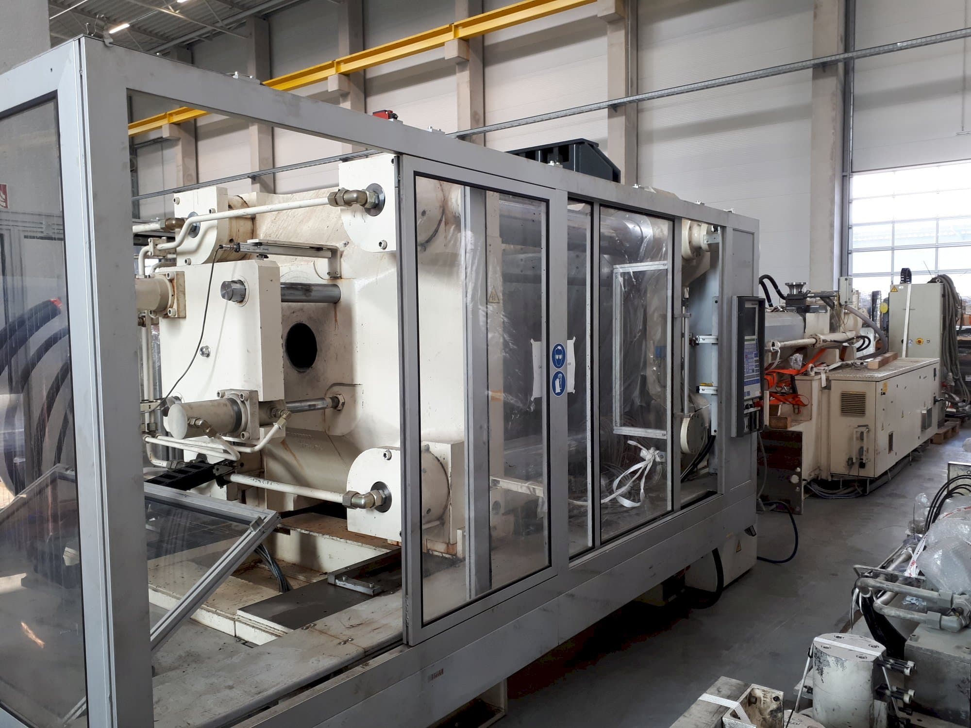 Krauss Maffei 650-2700 C1 Mašinos vaizdas iš priekio