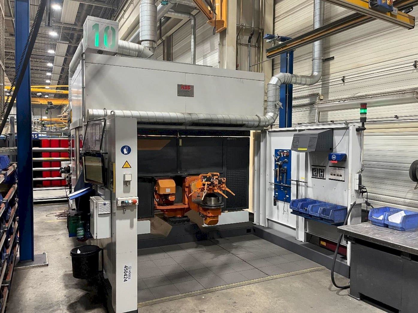 ABB  Mašinos vaizdas iš priekio