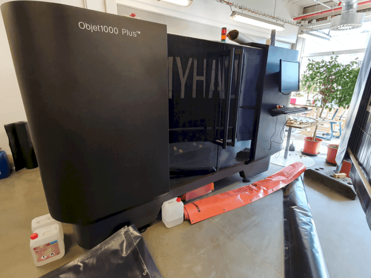 Stratasys Objet 1000 Plus Mašinos vaizdas iš priekio