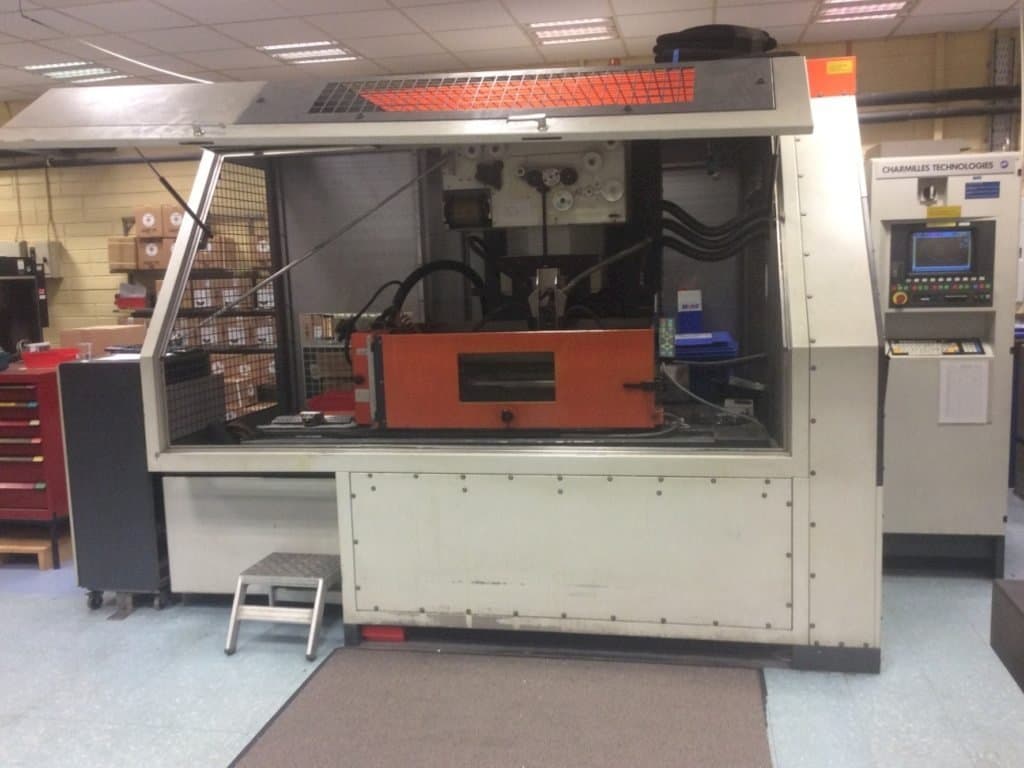 CHARMILLES Robofil 4020 SI Mašinos vaizdas iš priekio