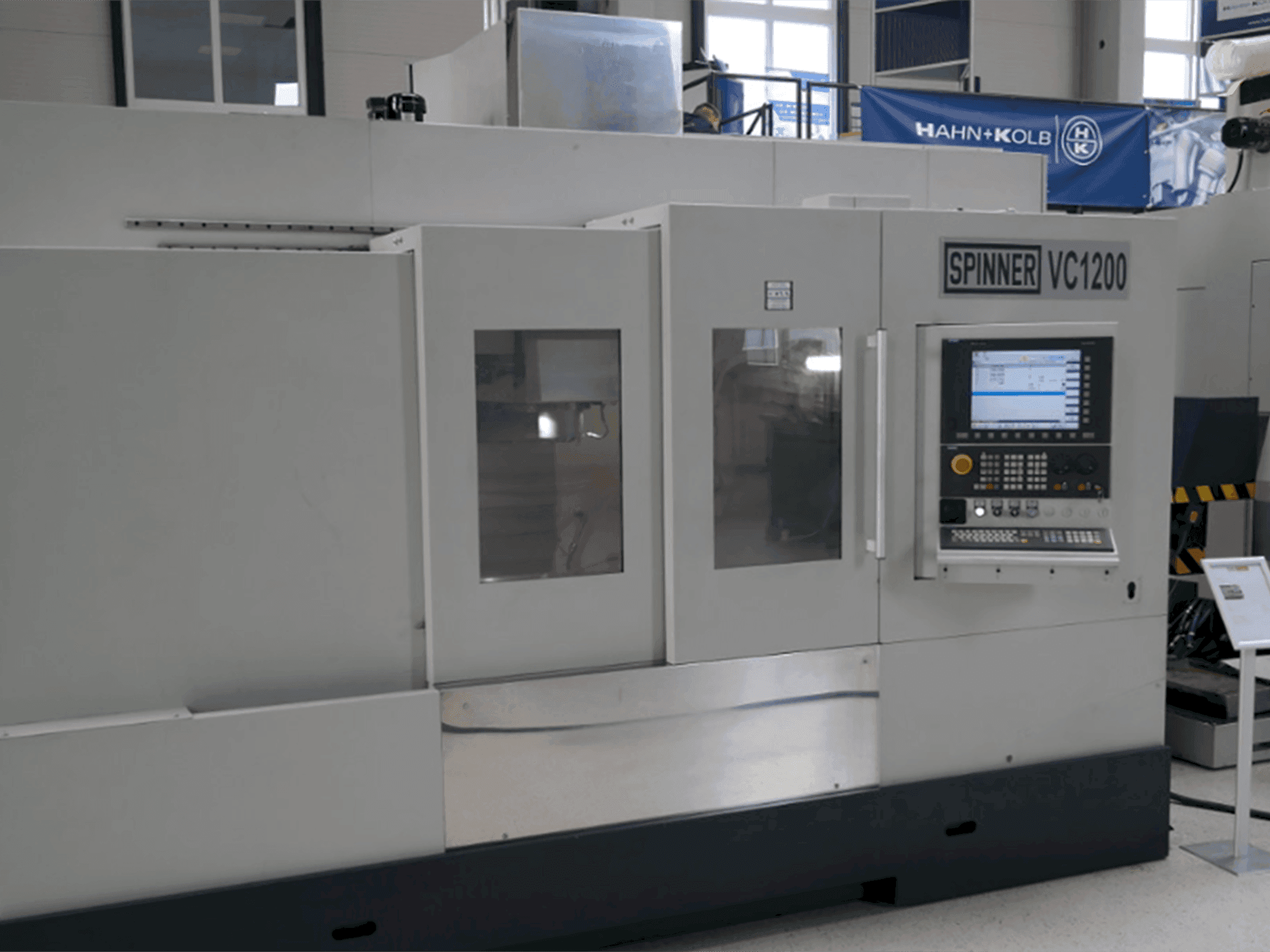 SPINNER VC 1200 Mašinos vaizdas iš priekio