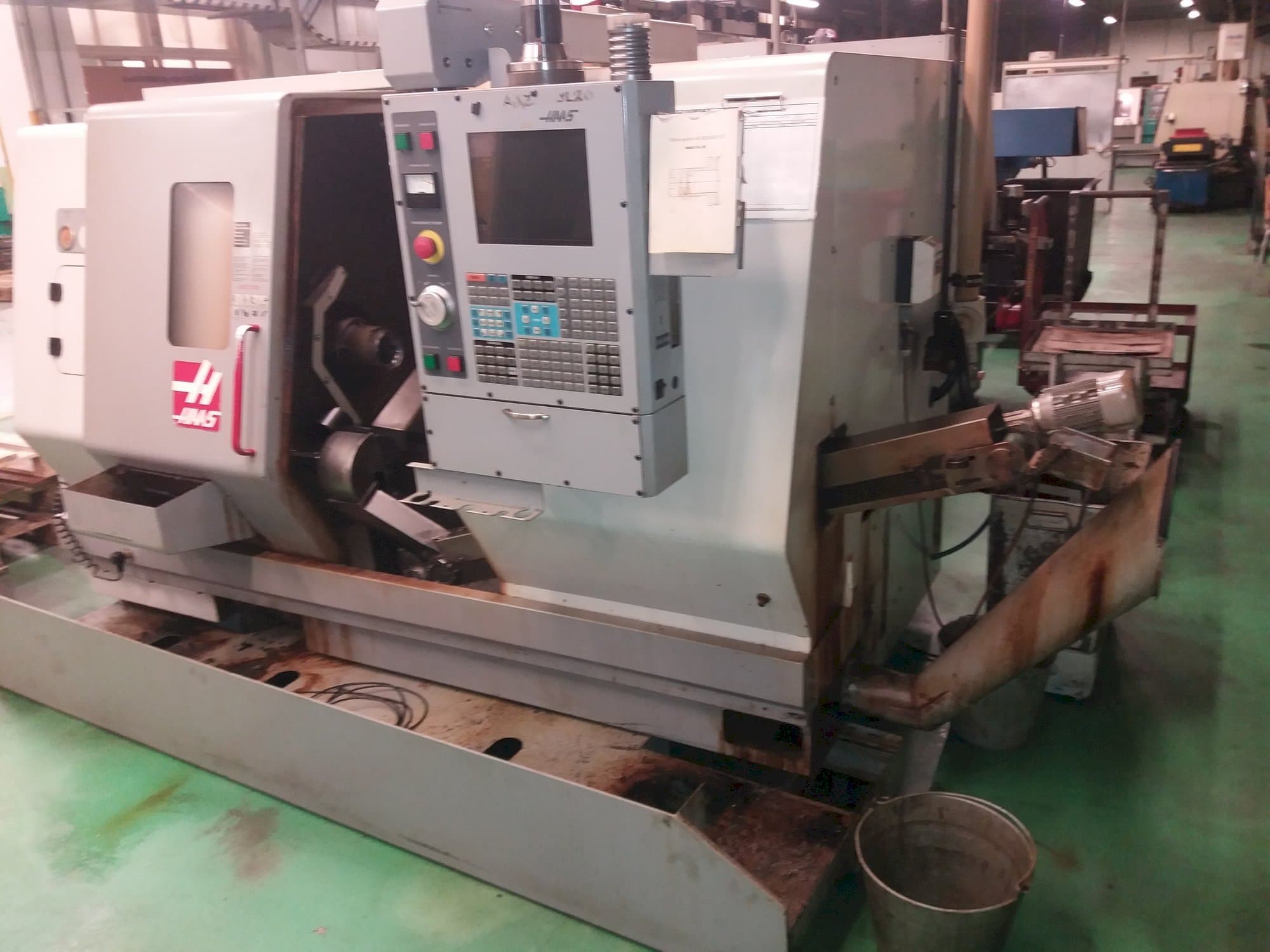 HAAS SL-20HE Mašinos vaizdas iš priekio