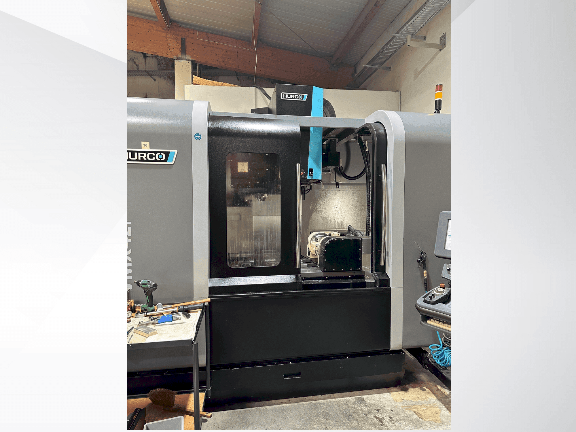 Hurco VMX 42i Mašinos vaizdas iš priekio