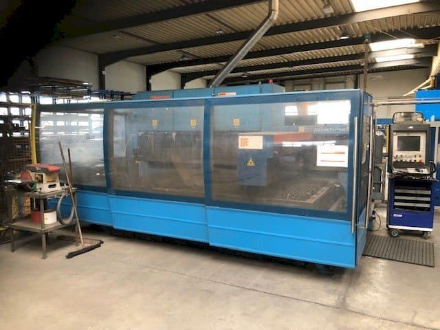 Prima Industrie Platino 1530 Mašinos vaizdas iš priekio