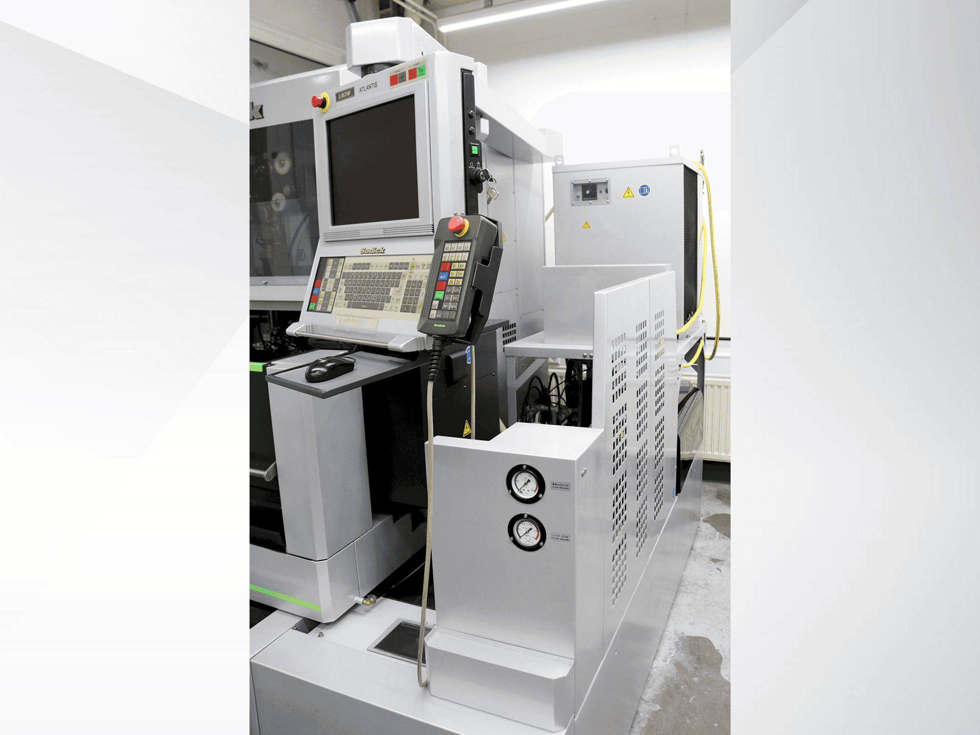 Sodick VL400Q Mašinos vaizdas iš priekio