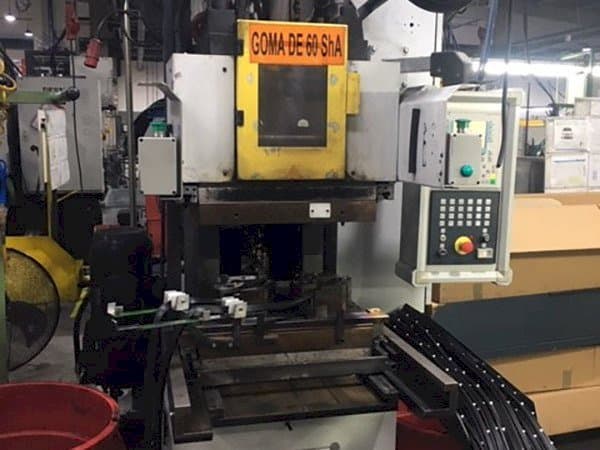 Kloeckner Desma 956.050 Z0 Mašinos vaizdas iš priekio