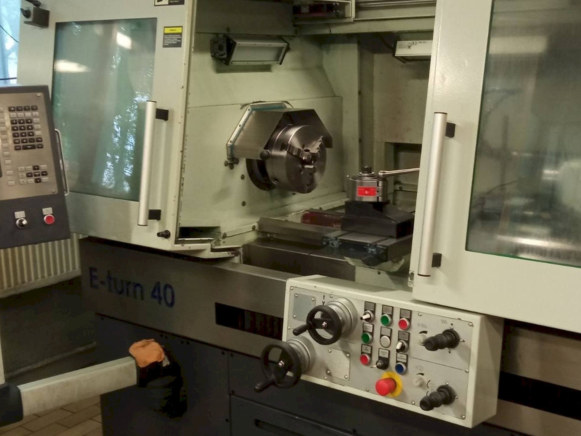 Avia									 E-turn 40 Mašinos vaizdas iš priekio