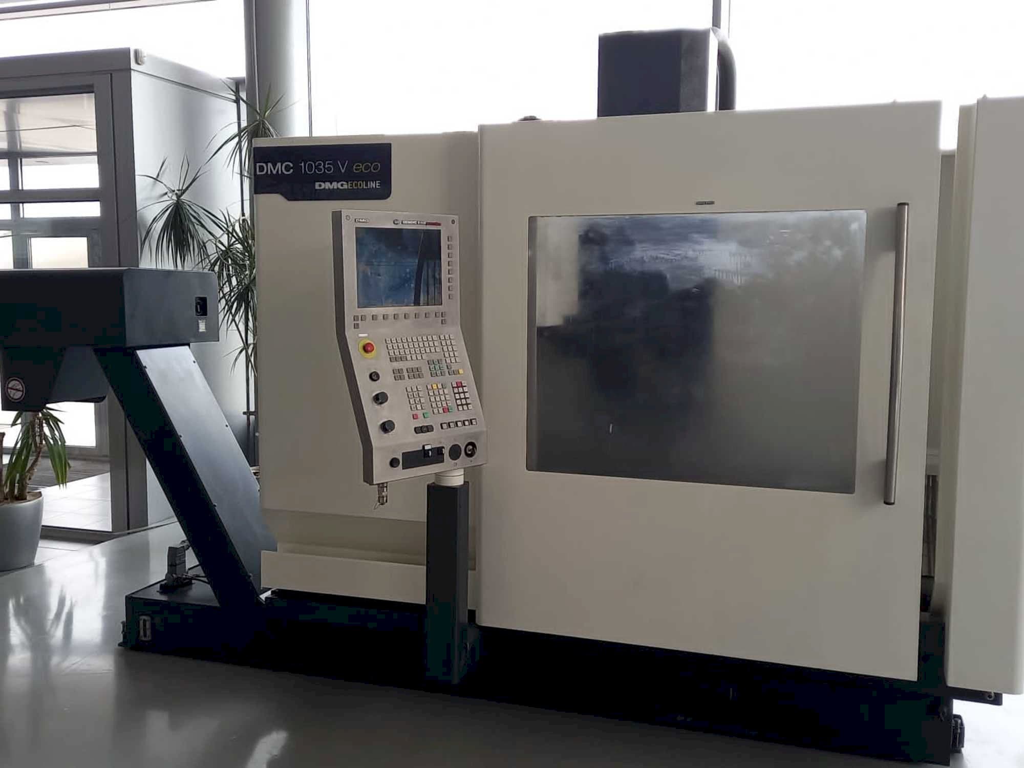 DMG DMC 1035 V eco Mašinos vaizdas iš priekio