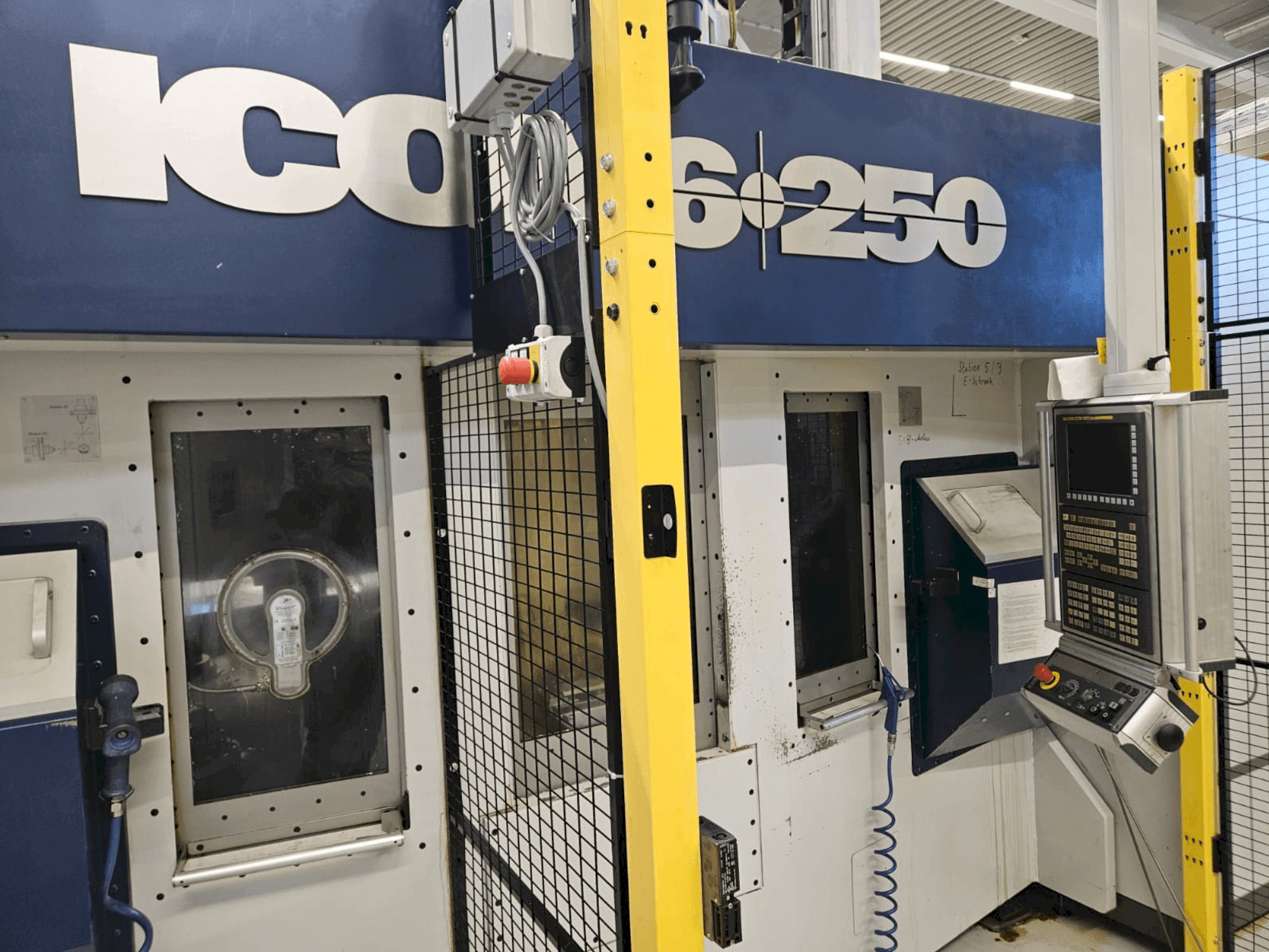 ICON 6-250 Mašinos vaizdas iš priekio