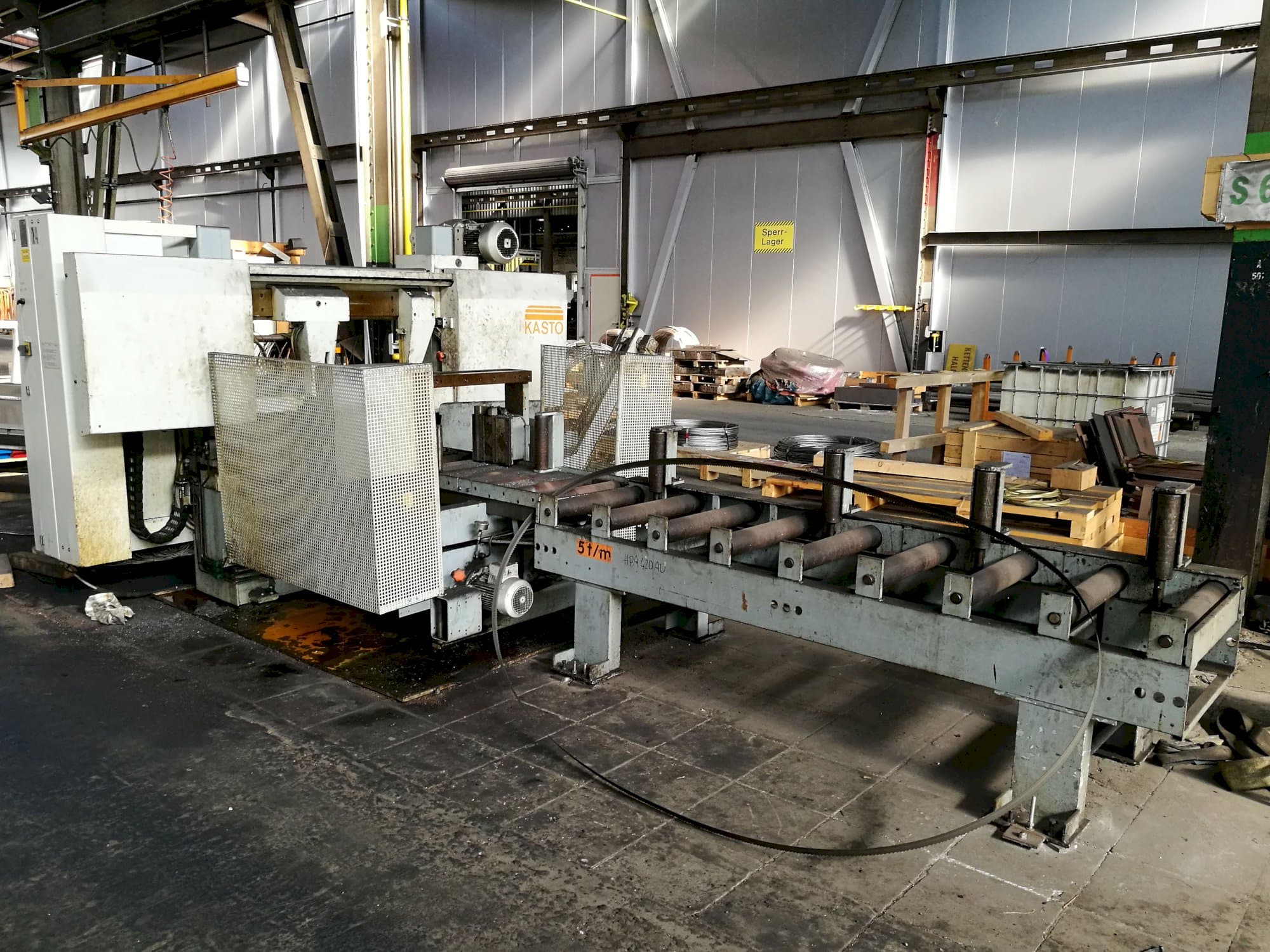 KASTO HBA 420 AU Mašinos dešinės pusės vaizdas