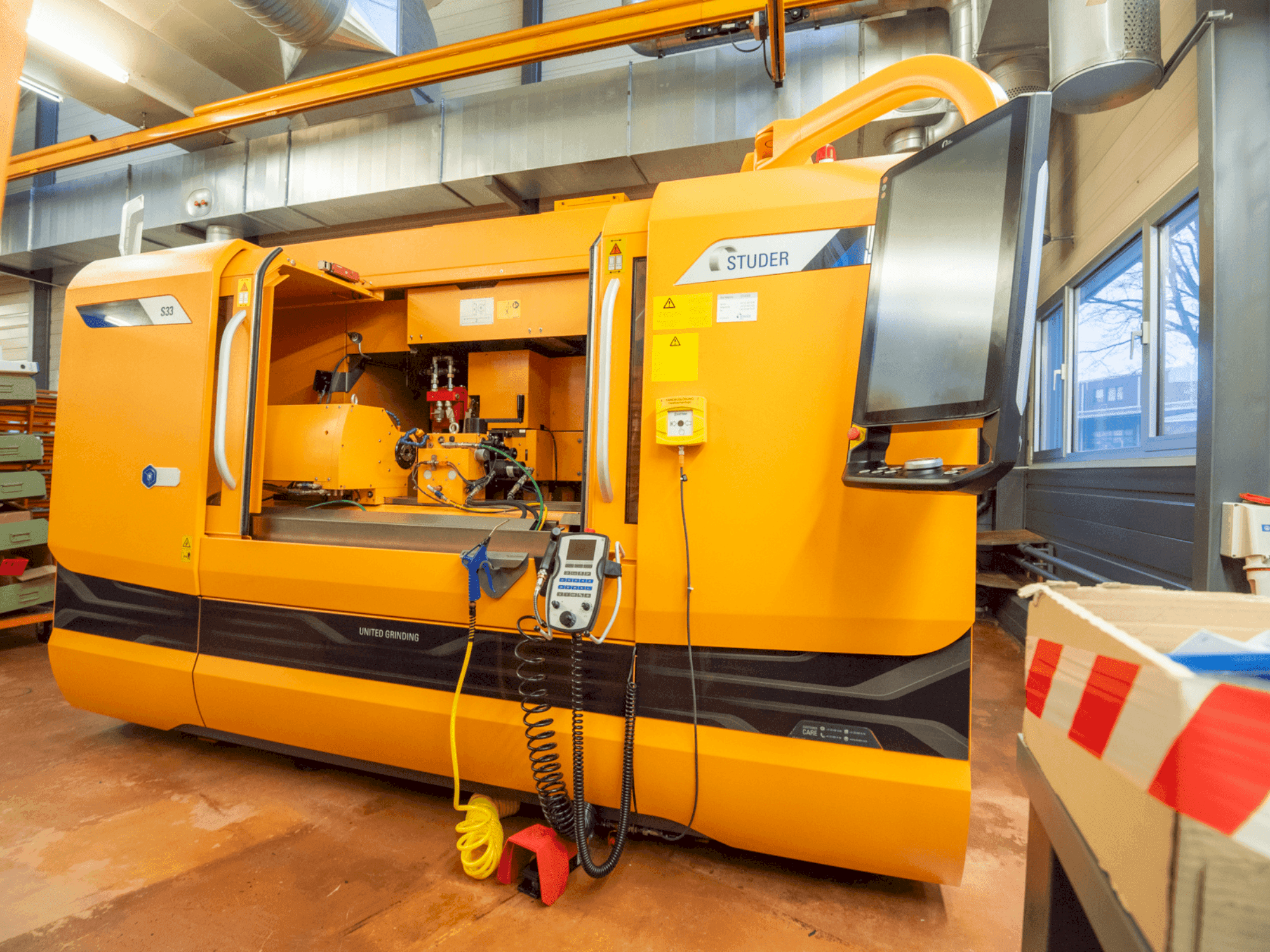 STUDER  S33 Mašinos vaizdas iš priekio