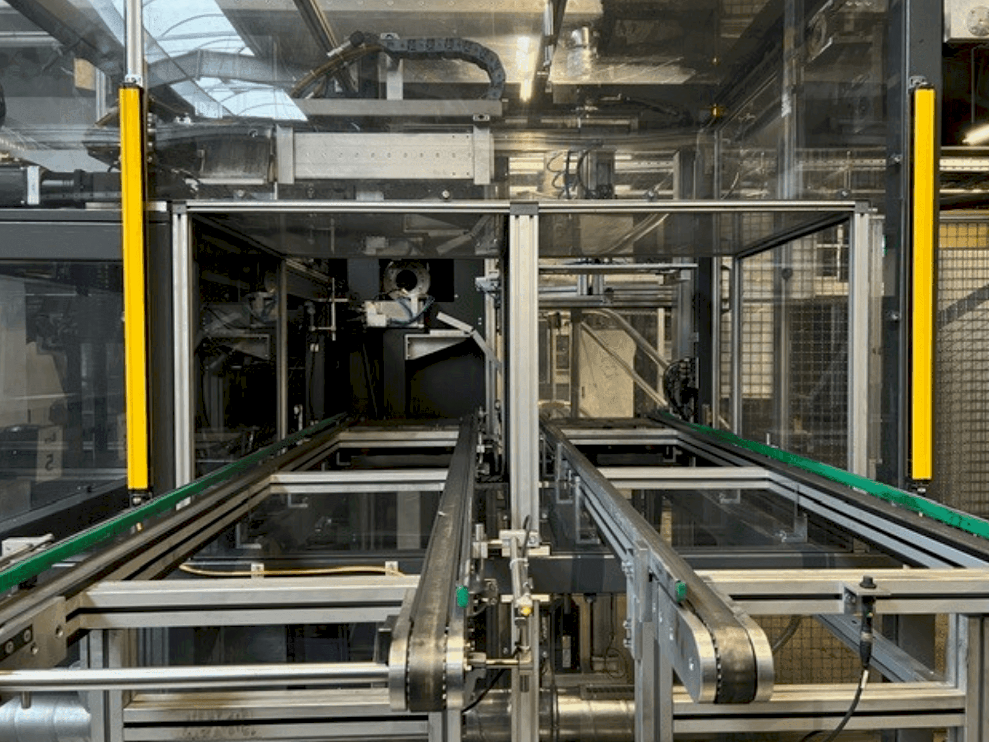 KOMAGE S 50 4E CNC Mašinos vaizdas iš priekio