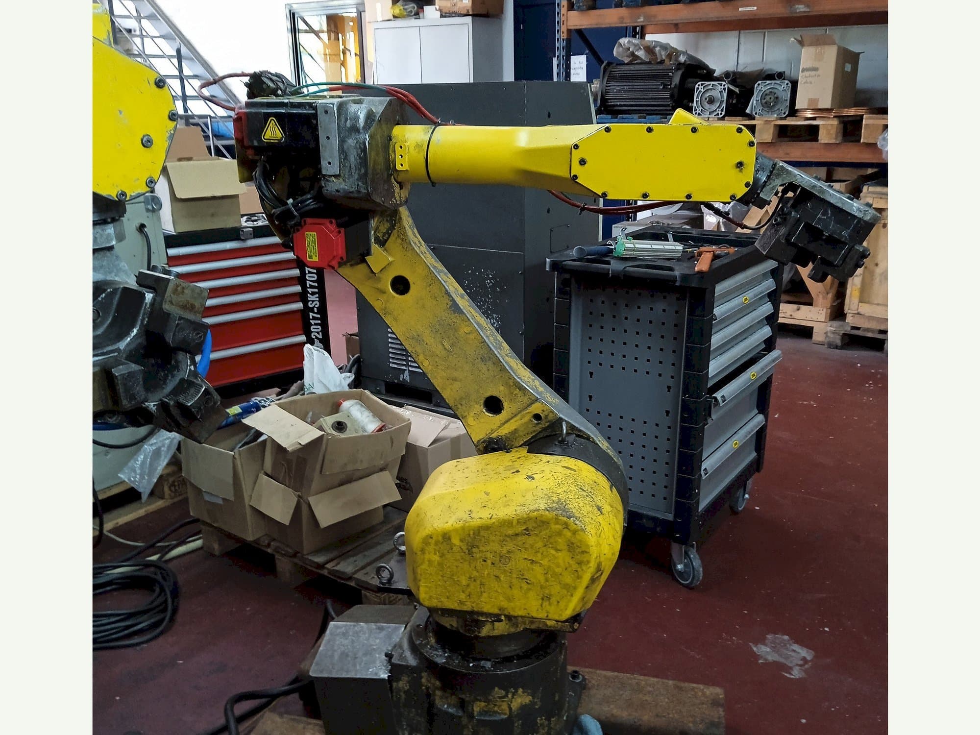 FANUC M-16IB Mašinos vaizdas iš priekio