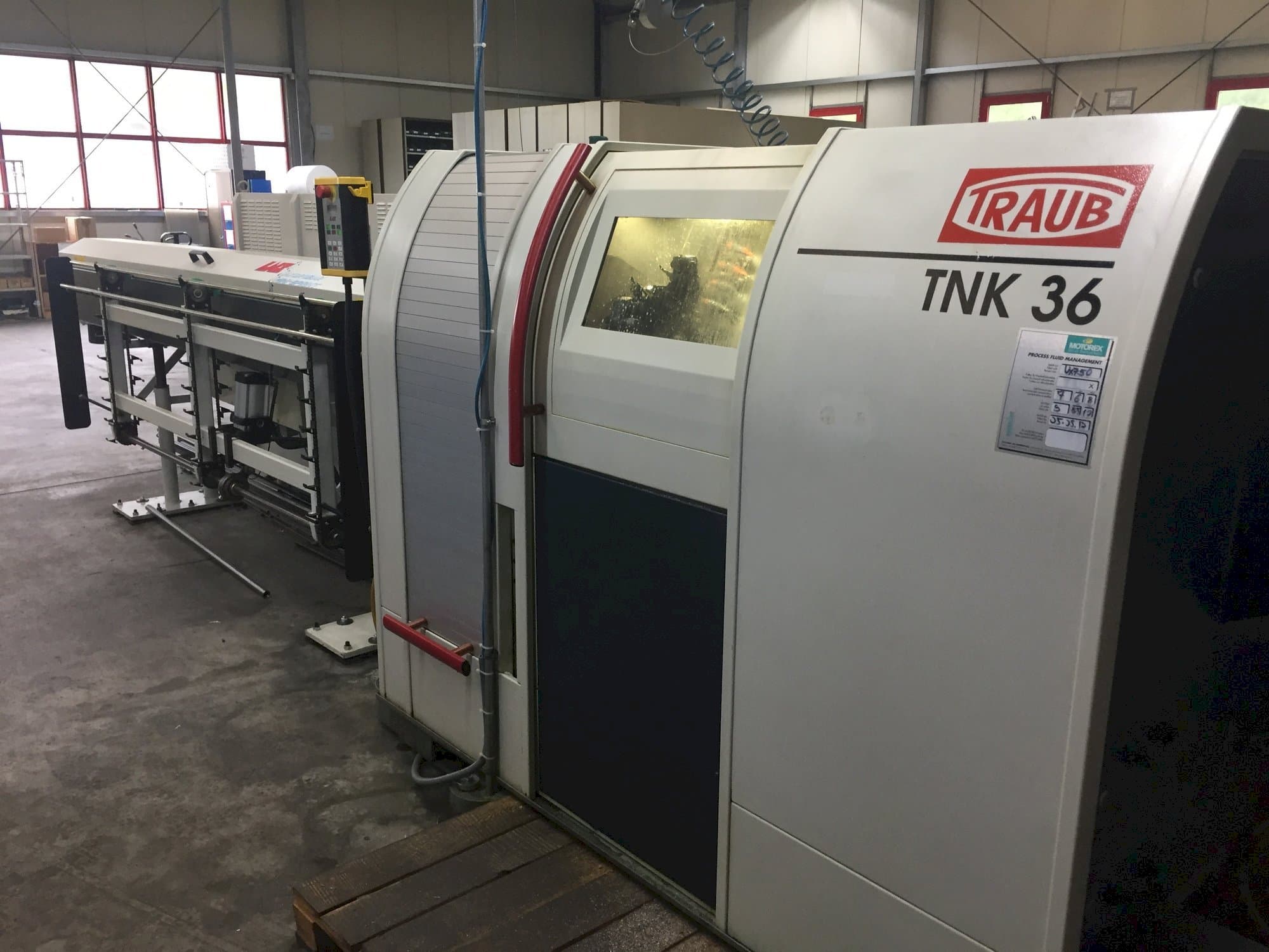 TRAUB TNK 36 Mašinos vaizdas iš priekio