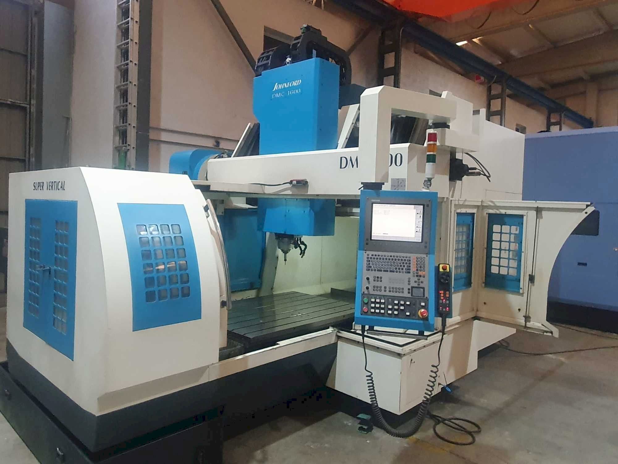 Johnford DMC-1600 Mašinos vaizdas iš priekio