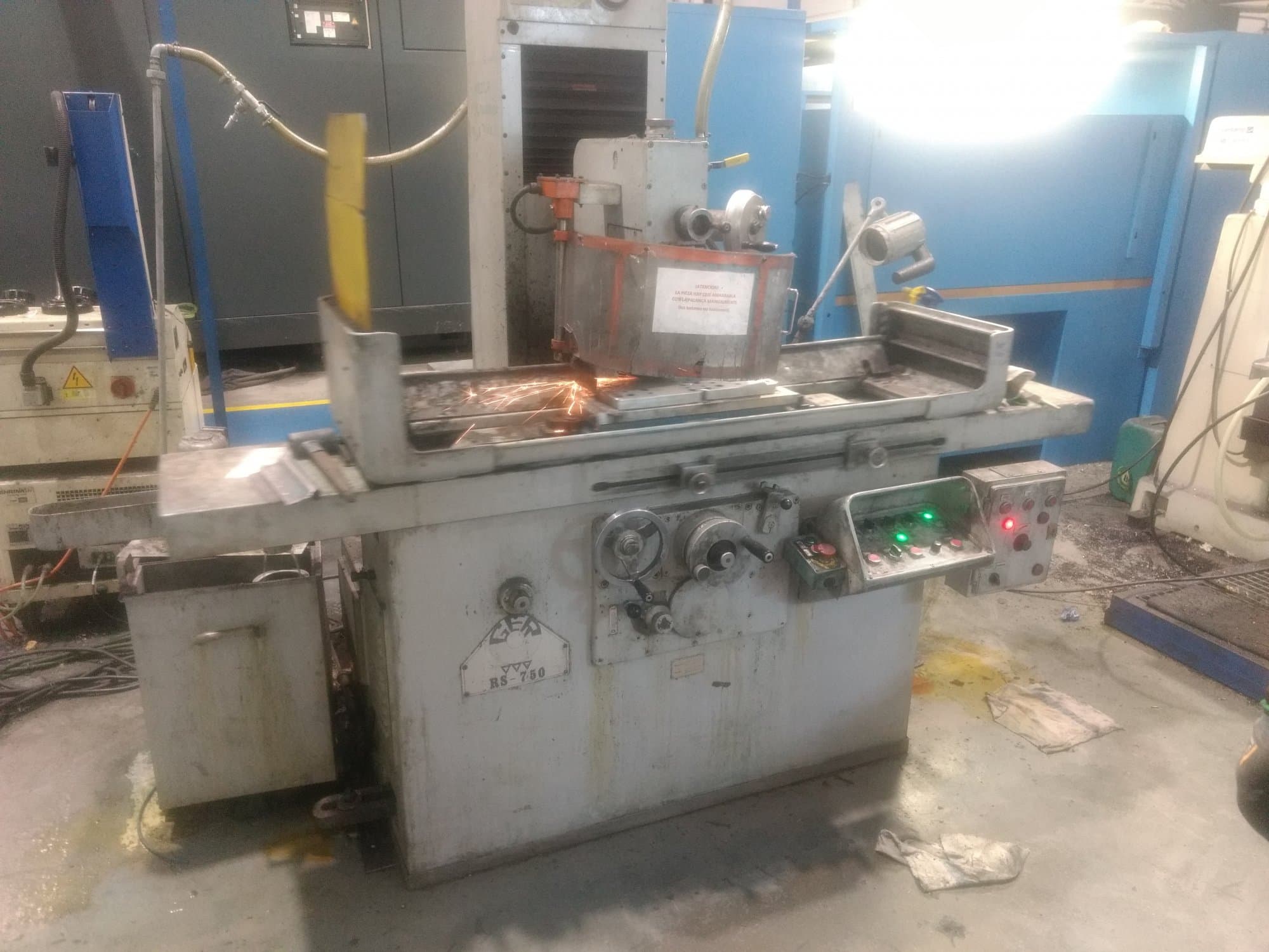 GER R.S. 750 Mašinos vaizdas iš priekio