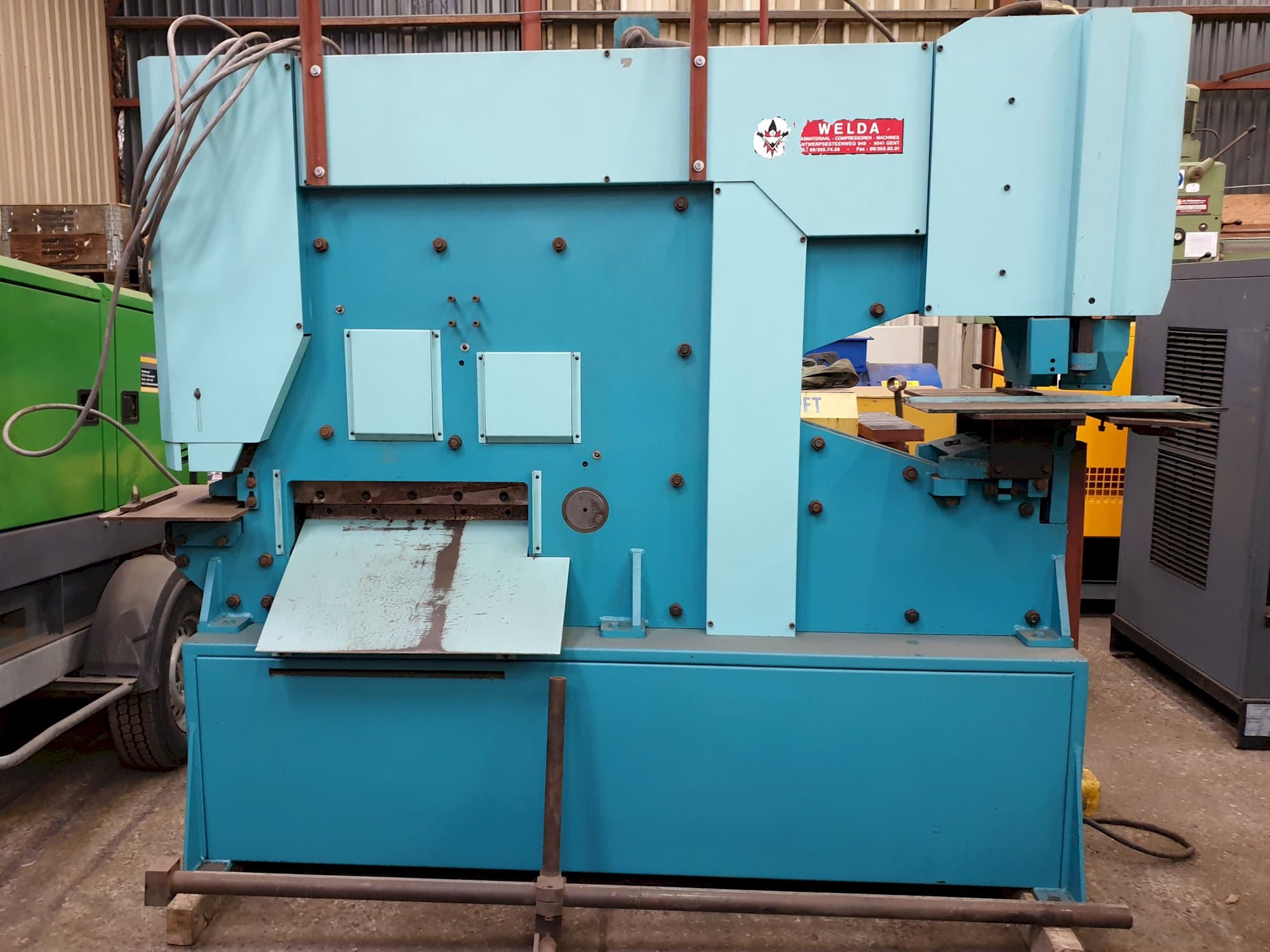 IMS HY 120 Mašinos vaizdas iš priekio