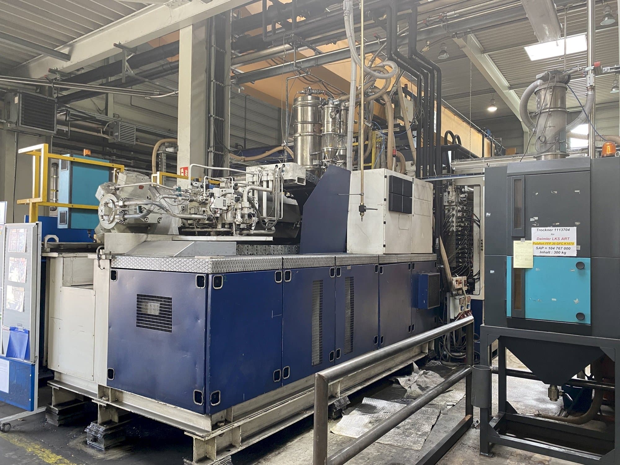 Krauss Maffei 1600-8000 MC Mašinos vaizdas iš priekio