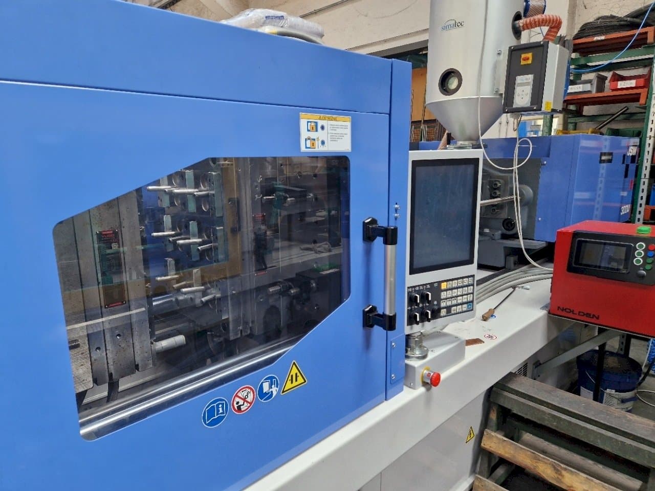 JSW J180ADS-300U Mašinos vaizdas iš kairės pusės