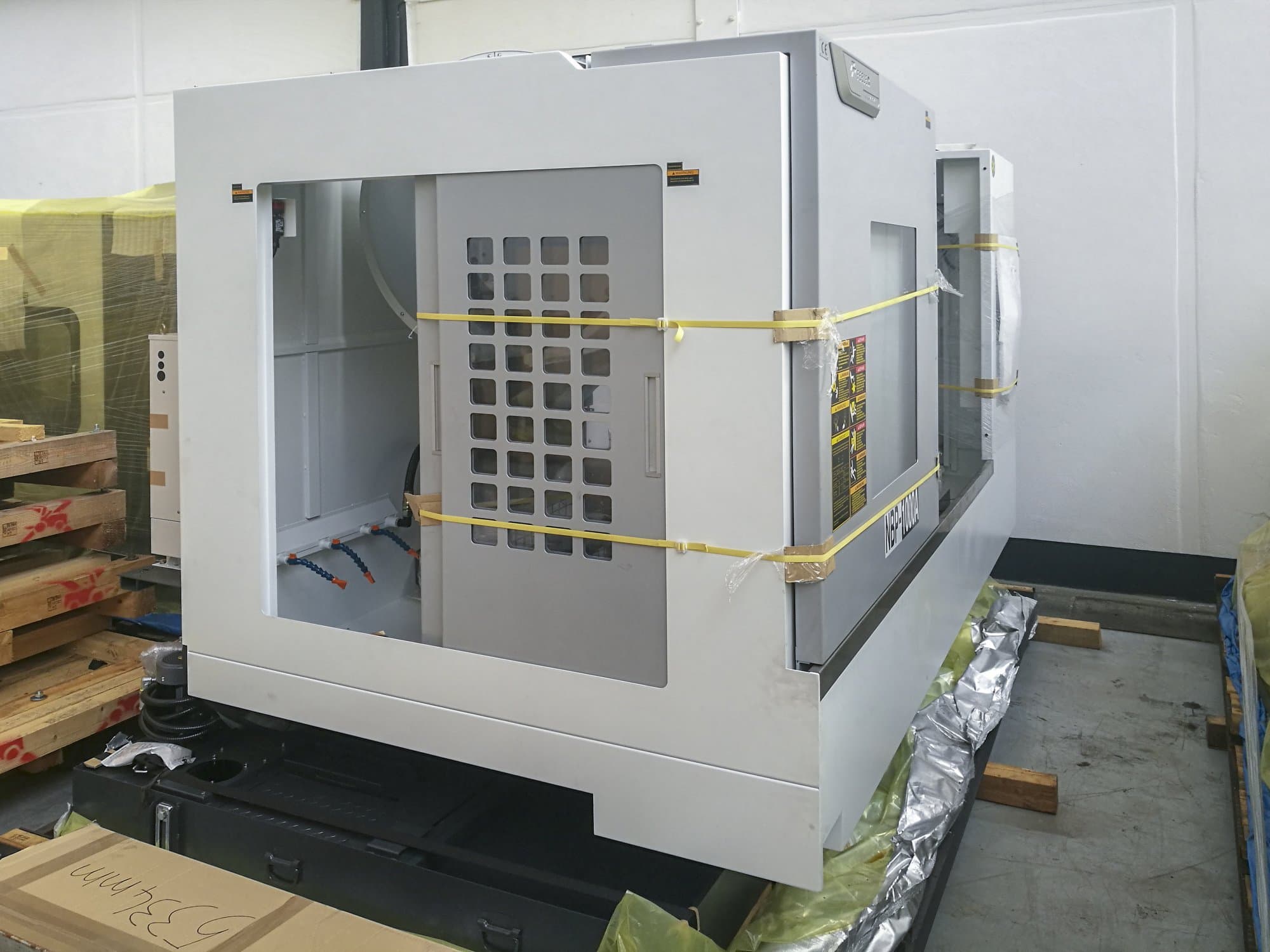 Feeler NBP-1000A Mašinos kairės pusės vaizdas