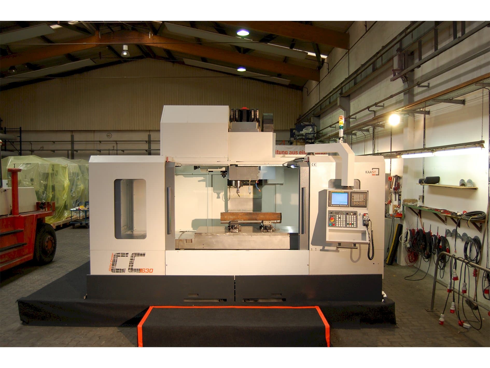 Kaast CC1630 Mašinos vaizdas iš priekio