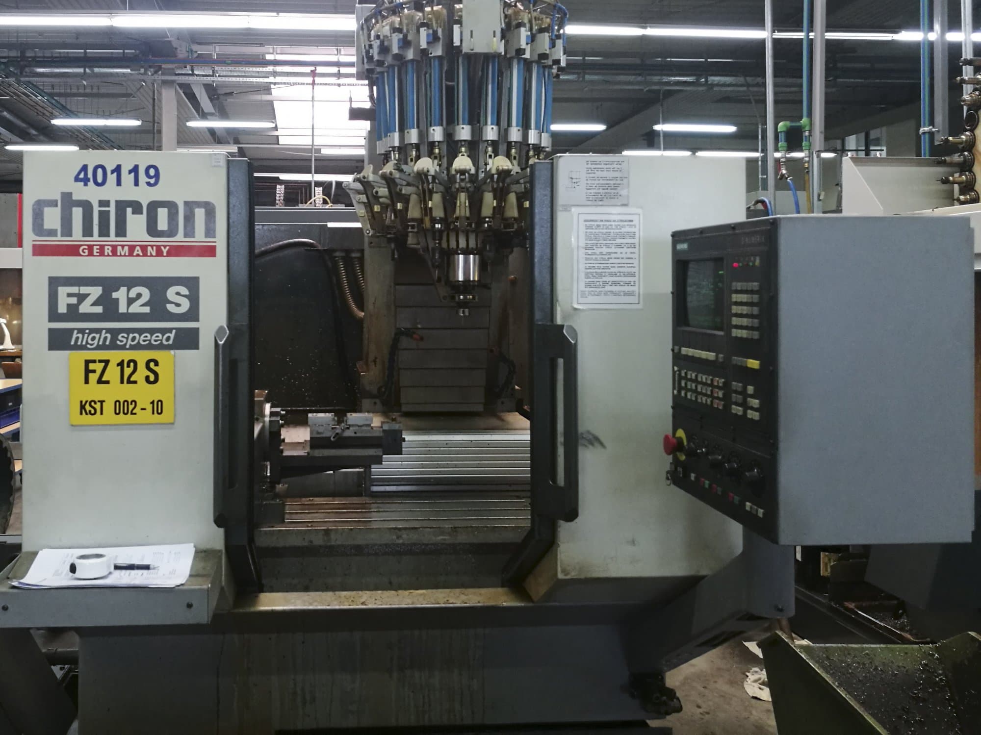 Chiron FZ 12 S Mašinos vaizdas iš priekio