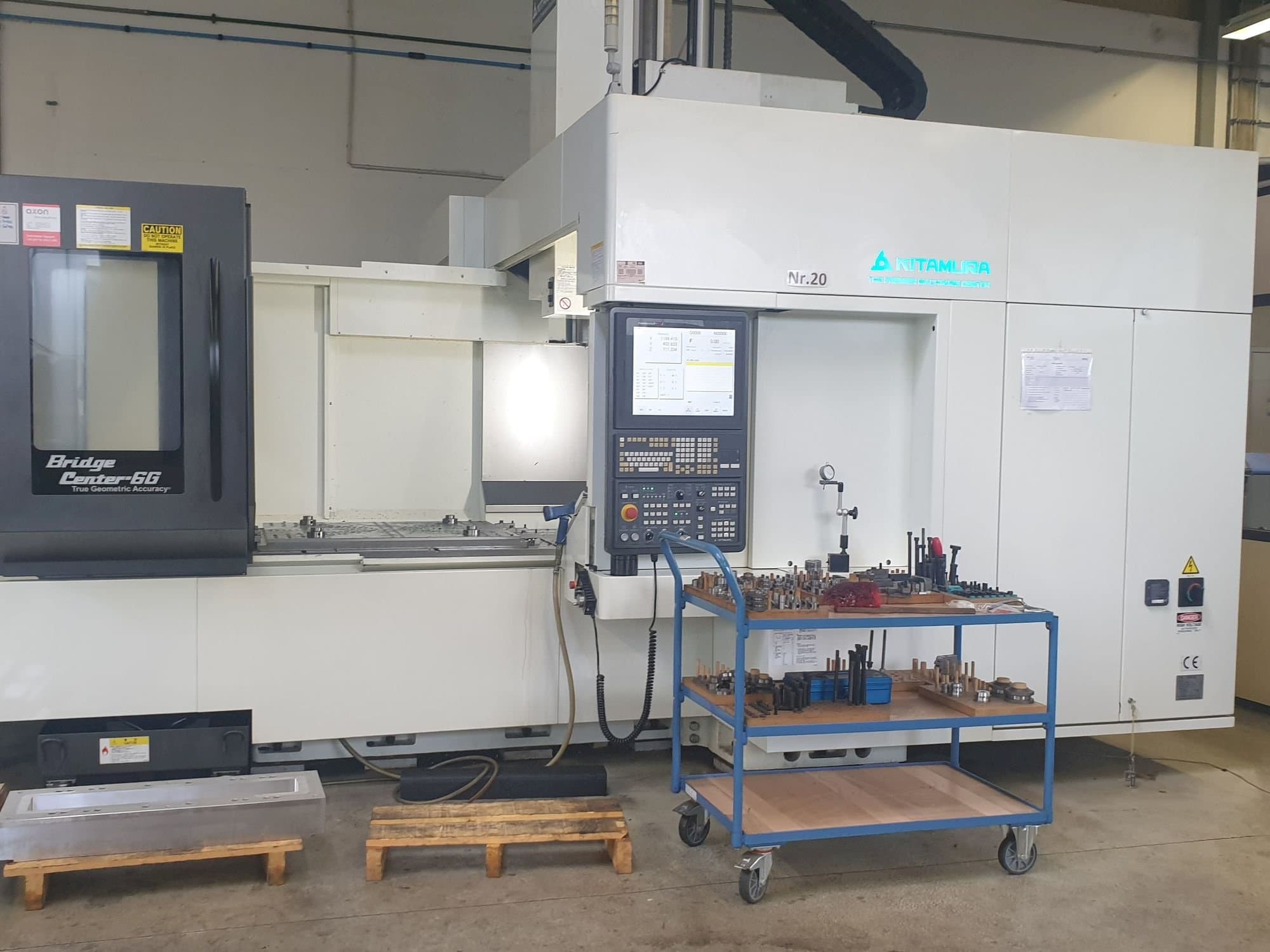 Kitamura Bridge Center 6G Mašinos vaizdas iš priekio