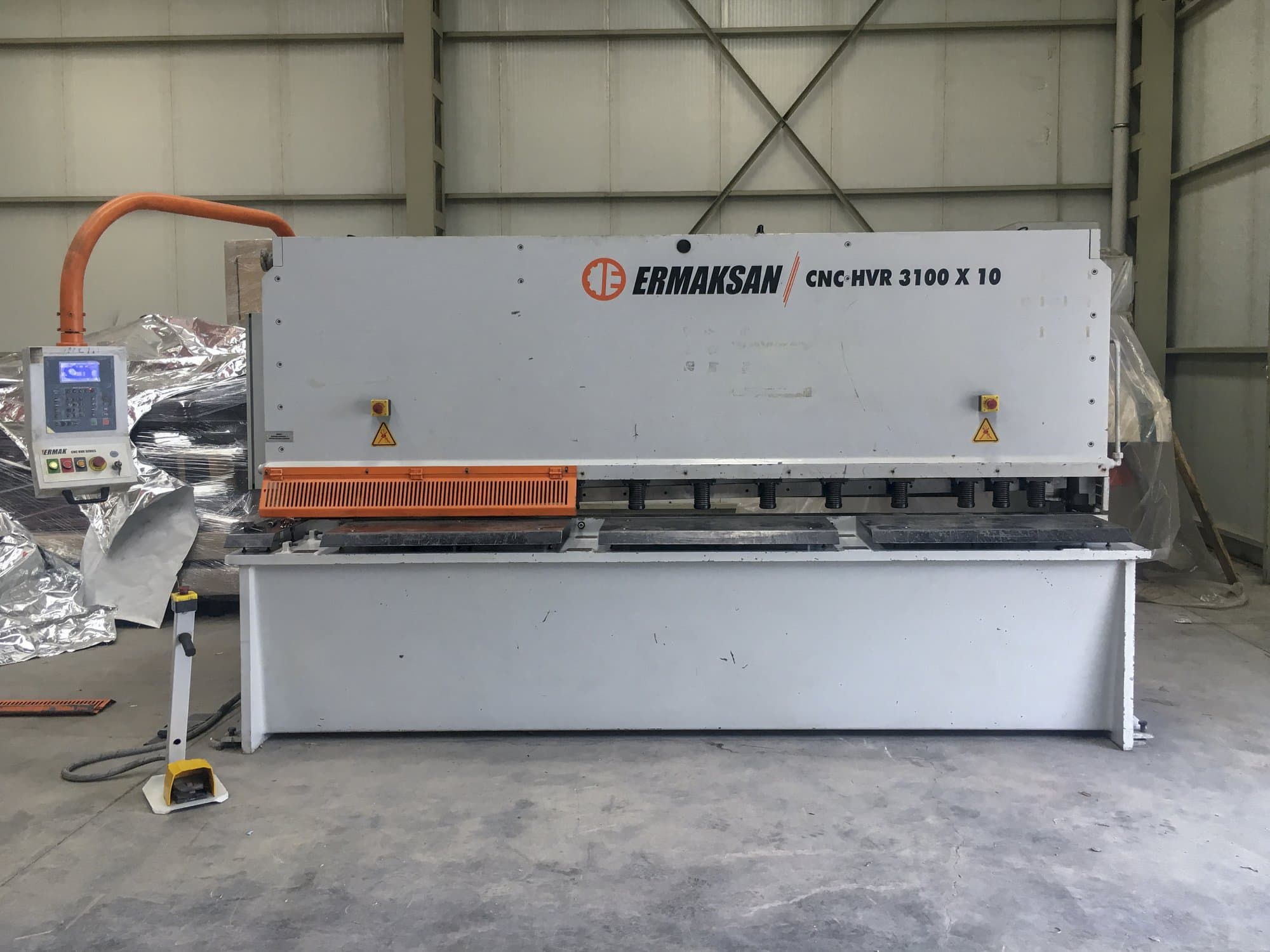 ERMAKSAN CNC HVR 3100x10 Mašinos vaizdas iš priekio