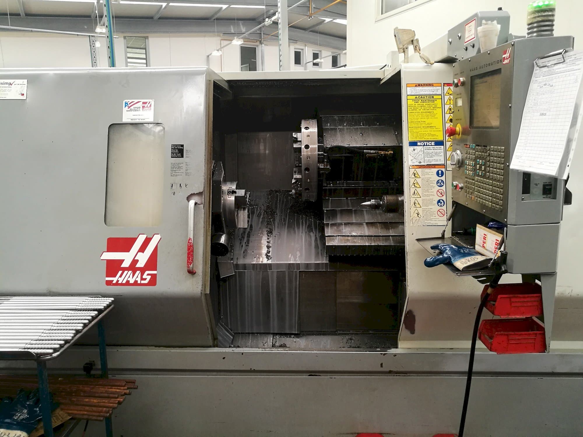 HAAS SL-30THE Mašinos vaizdas iš priekio