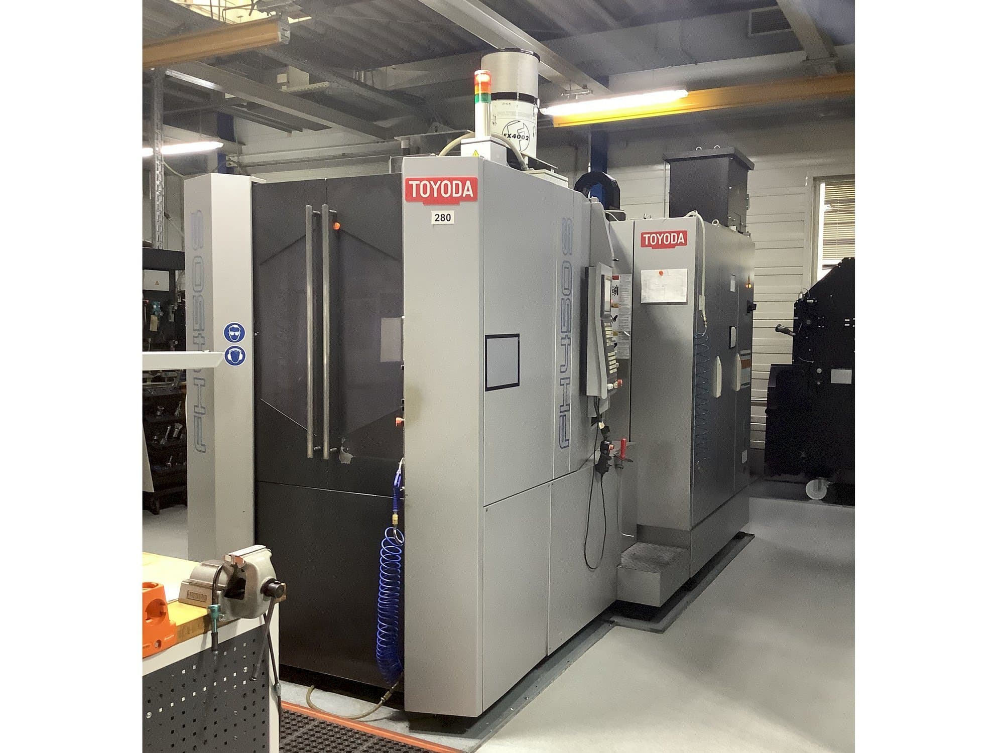 TOYODA FH 450S Mašinos vaizdas iš priekio