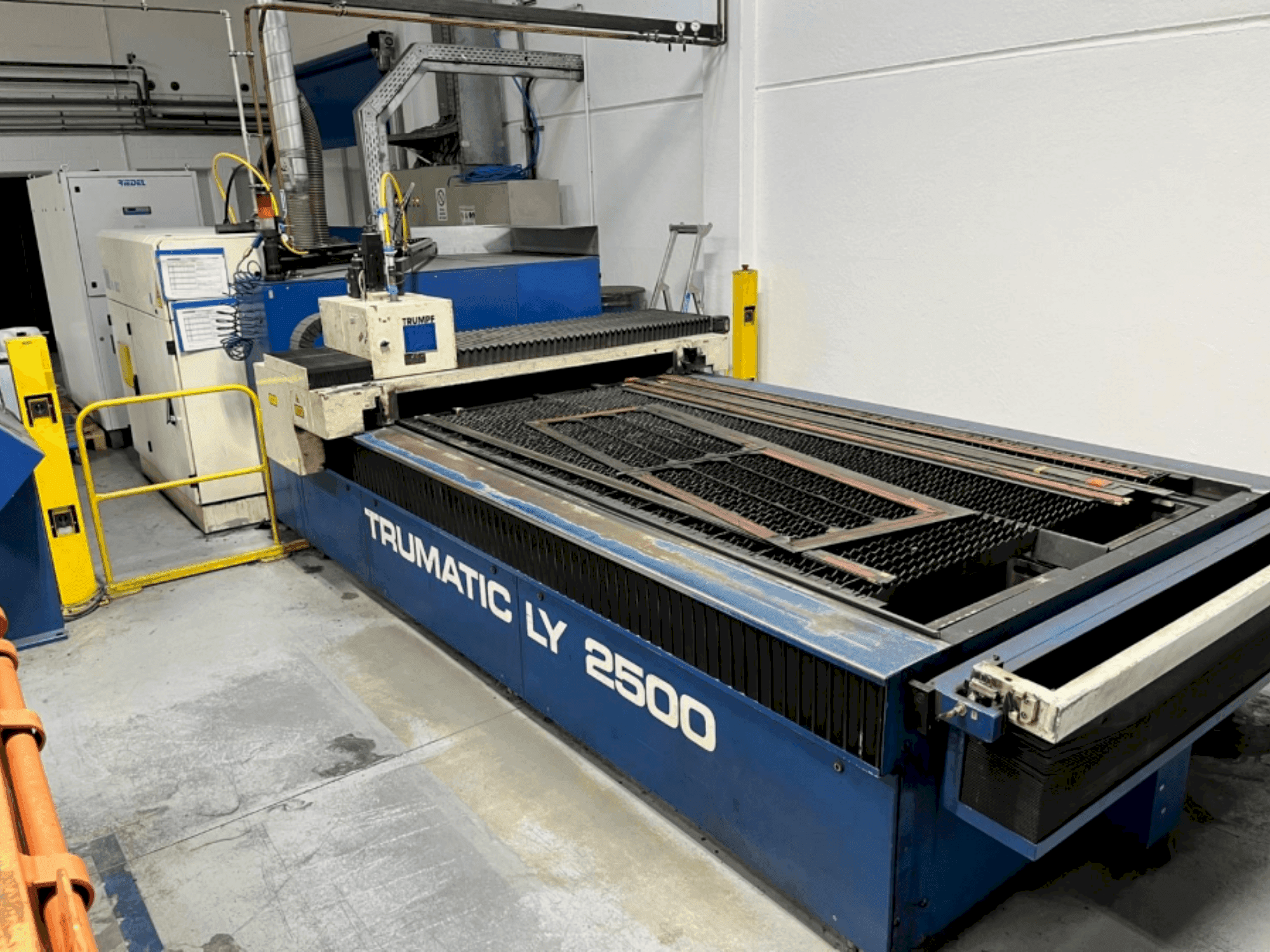TRUMPF Trumatic LY2500 Mašinos vaizdas iš priekio