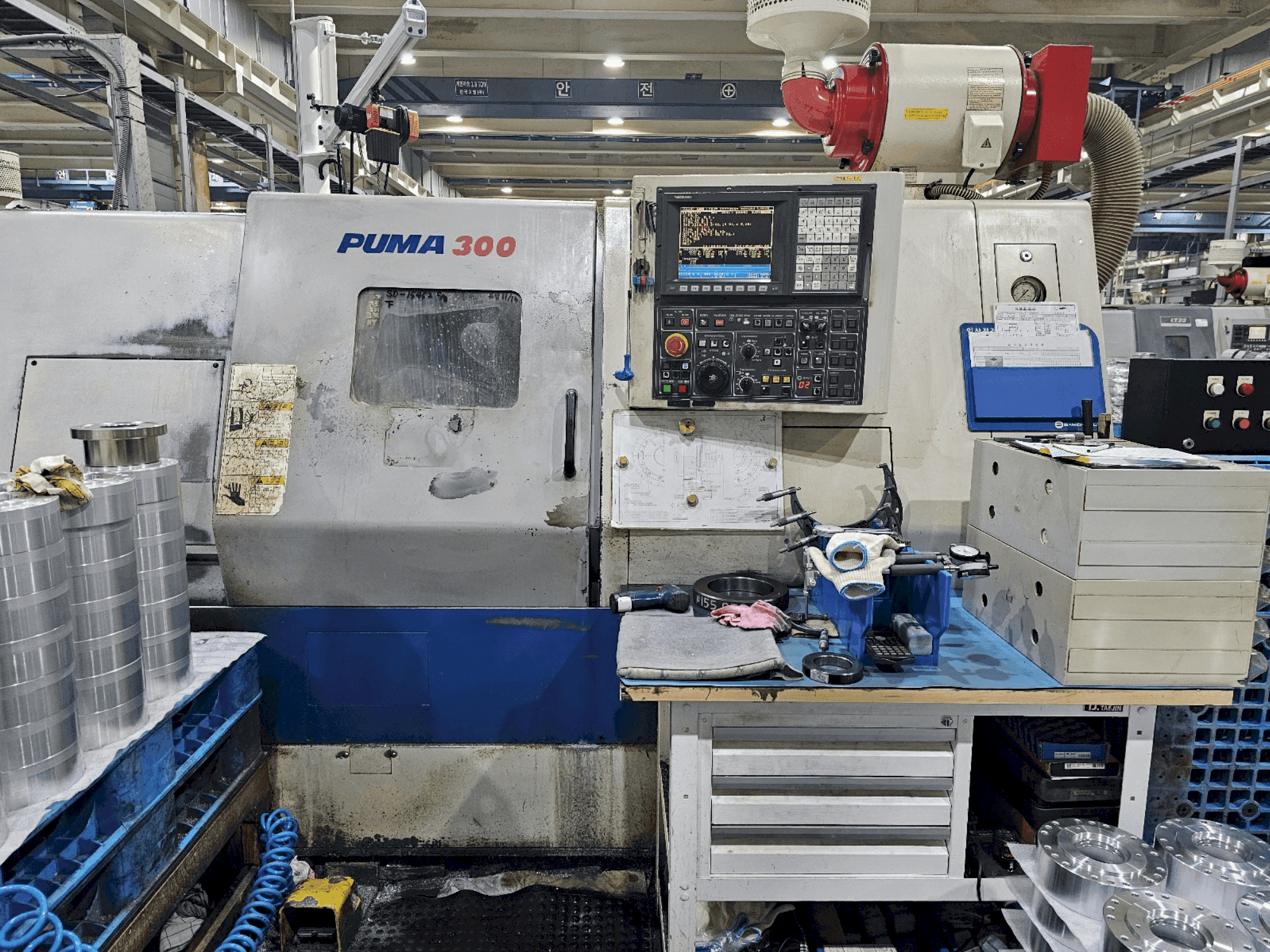 DOOSAN PUMA 300 C Mašinos vaizdas iš priekio