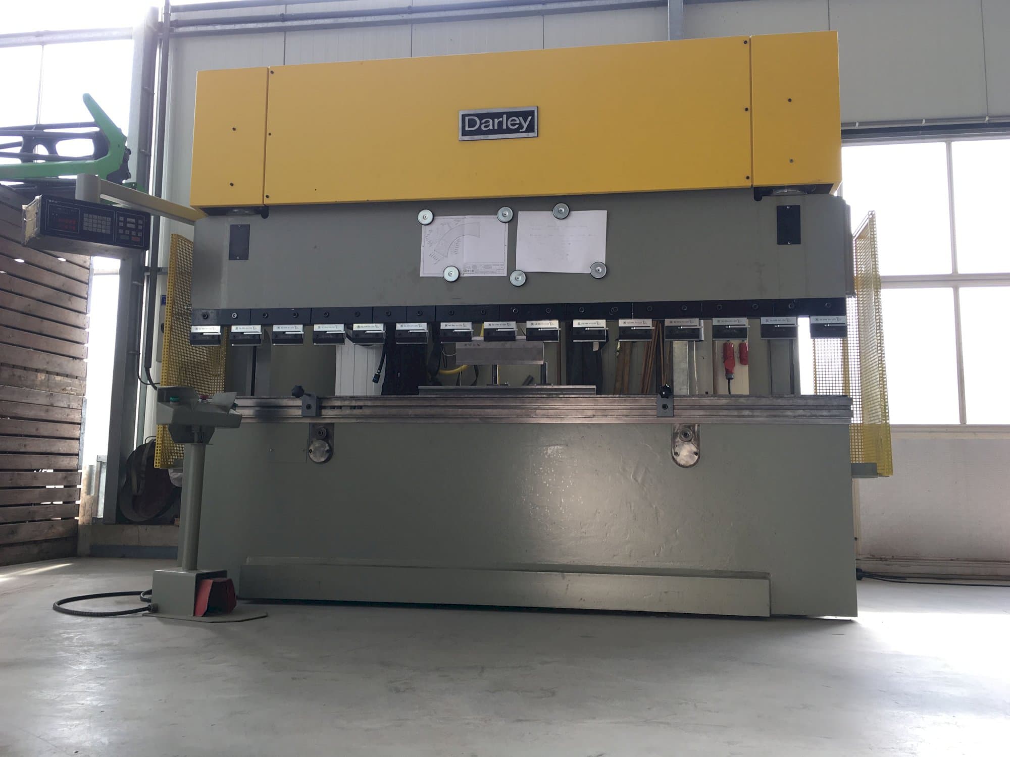 Darley EHP 150 31/25 Mašinos vaizdas iš priekio