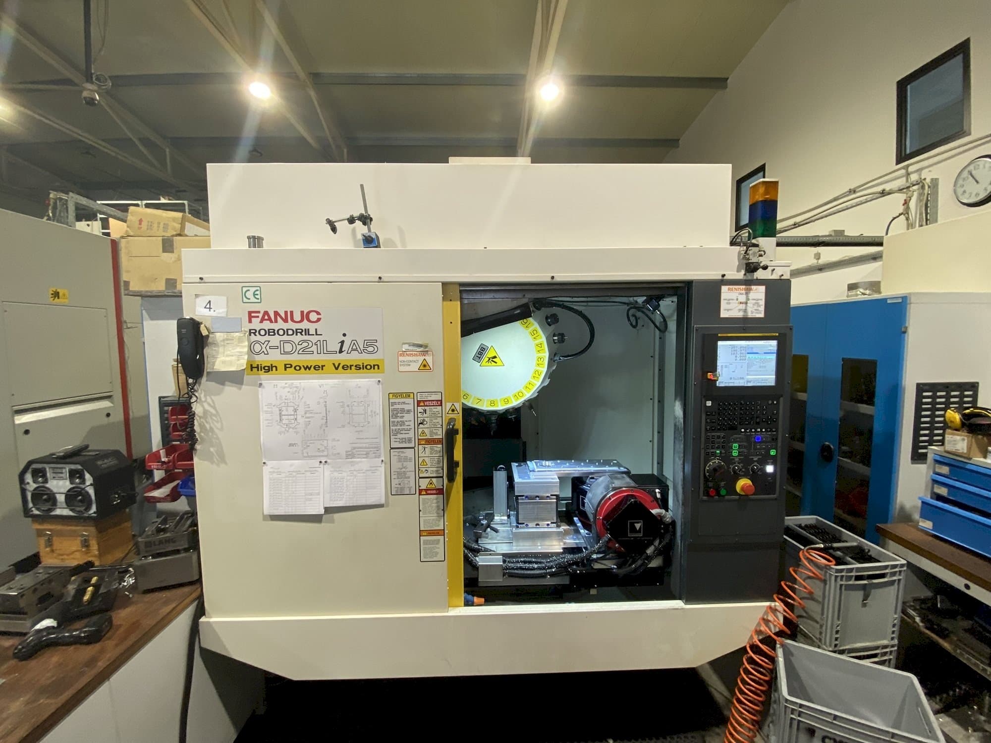 FANUC Robodrill Alpha D21LiB5 Mašinos vaizdas iš priekio