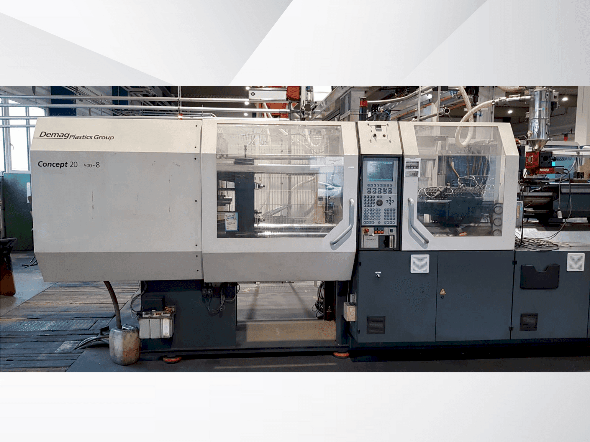 DEMAG Concept 200/500-840 + W711 Mašinos vaizdas iš priekio