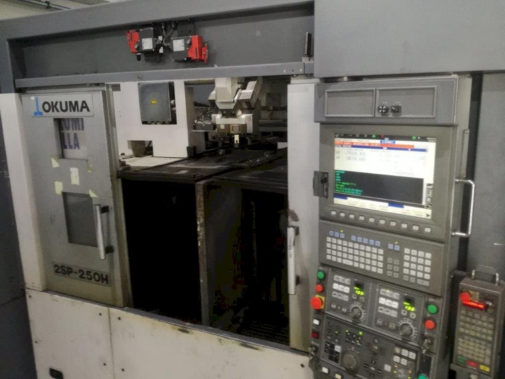 Okuma 2SP-250H Mašinos vaizdas iš priekio