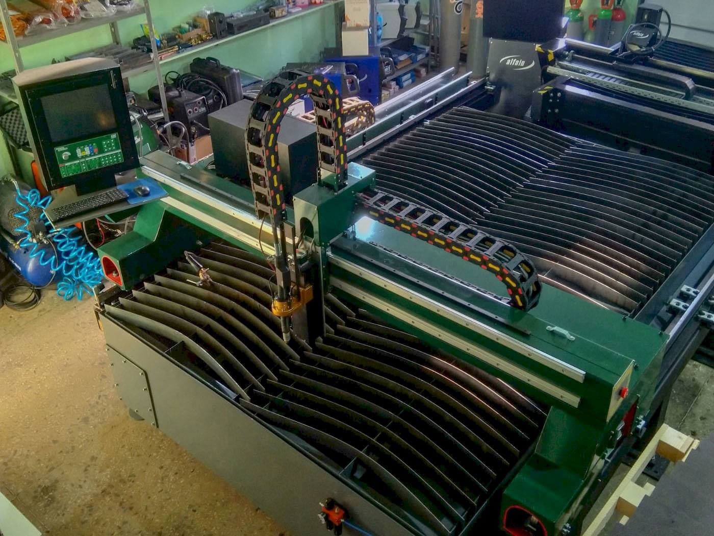 Huawei HNC-2500W Mašinos vaizdas iš priekio