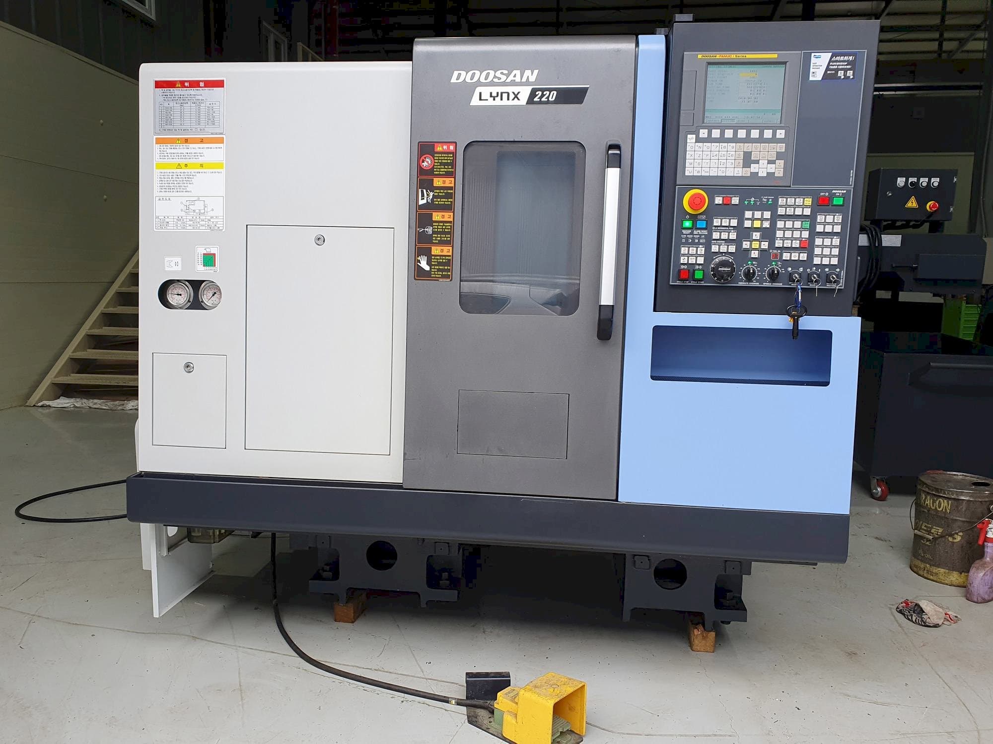 Doosan LYNX220C Mašinos vaizdas iš priekio