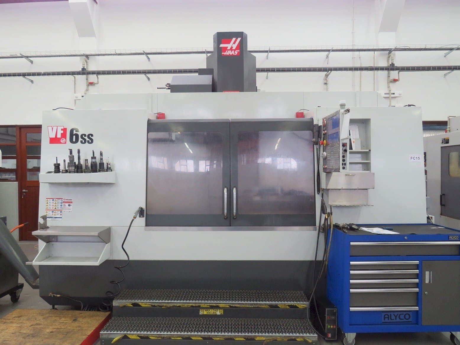 HAAS VF-6SS Mašinos vaizdas iš priekio