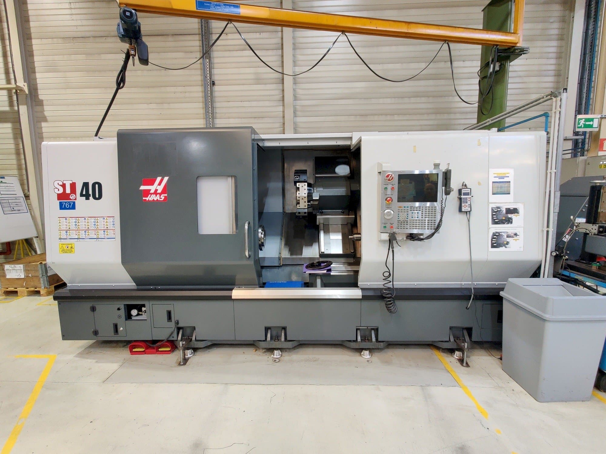 HAAS ST-40 Mašinos vaizdas iš priekio