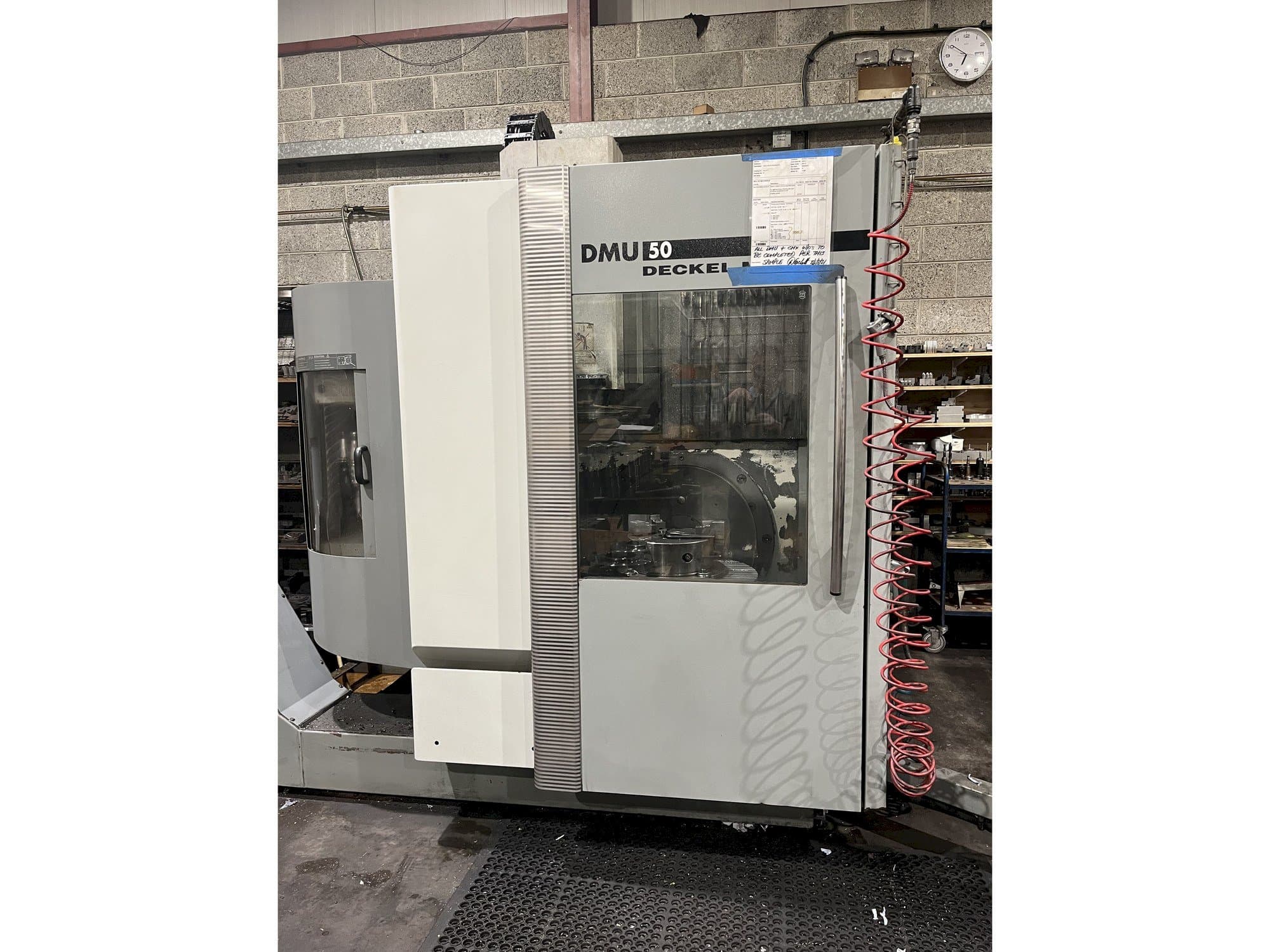 DECKEL MAHO DMU 50 Mašinos vaizdas iš priekio