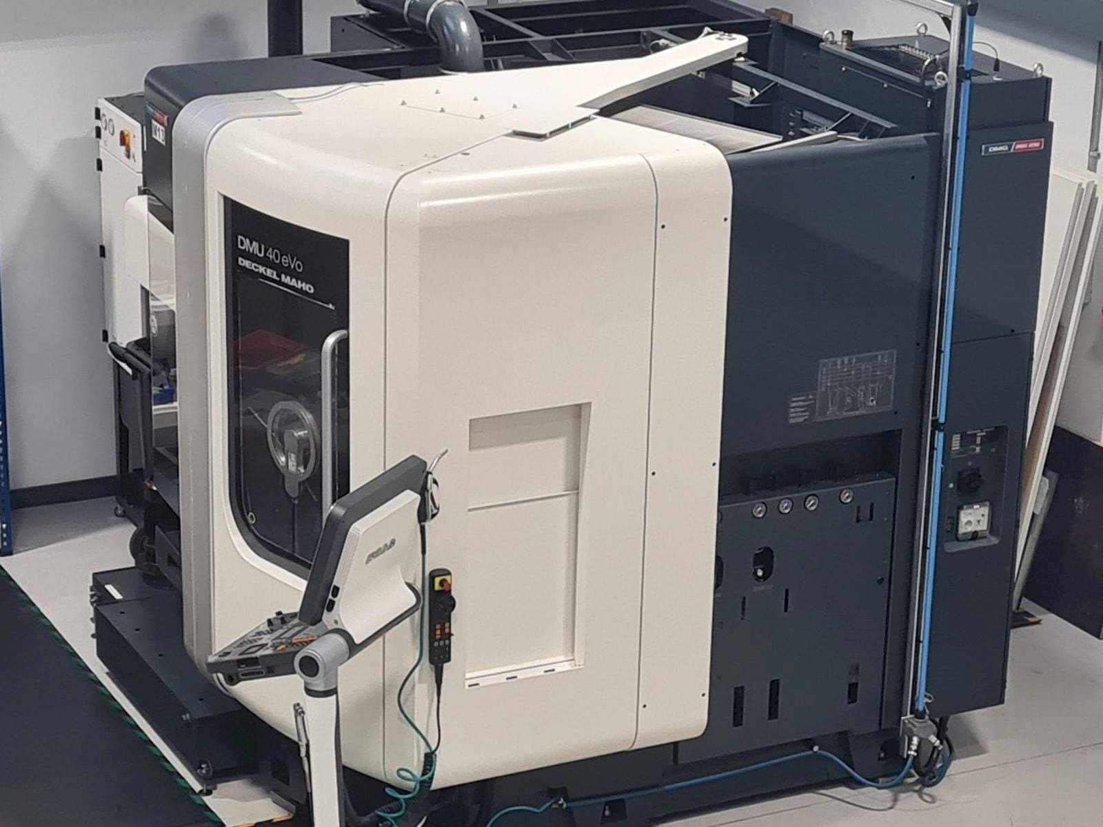 DMG MORI DMU40 eVo Mašinos vaizdas iš priekio