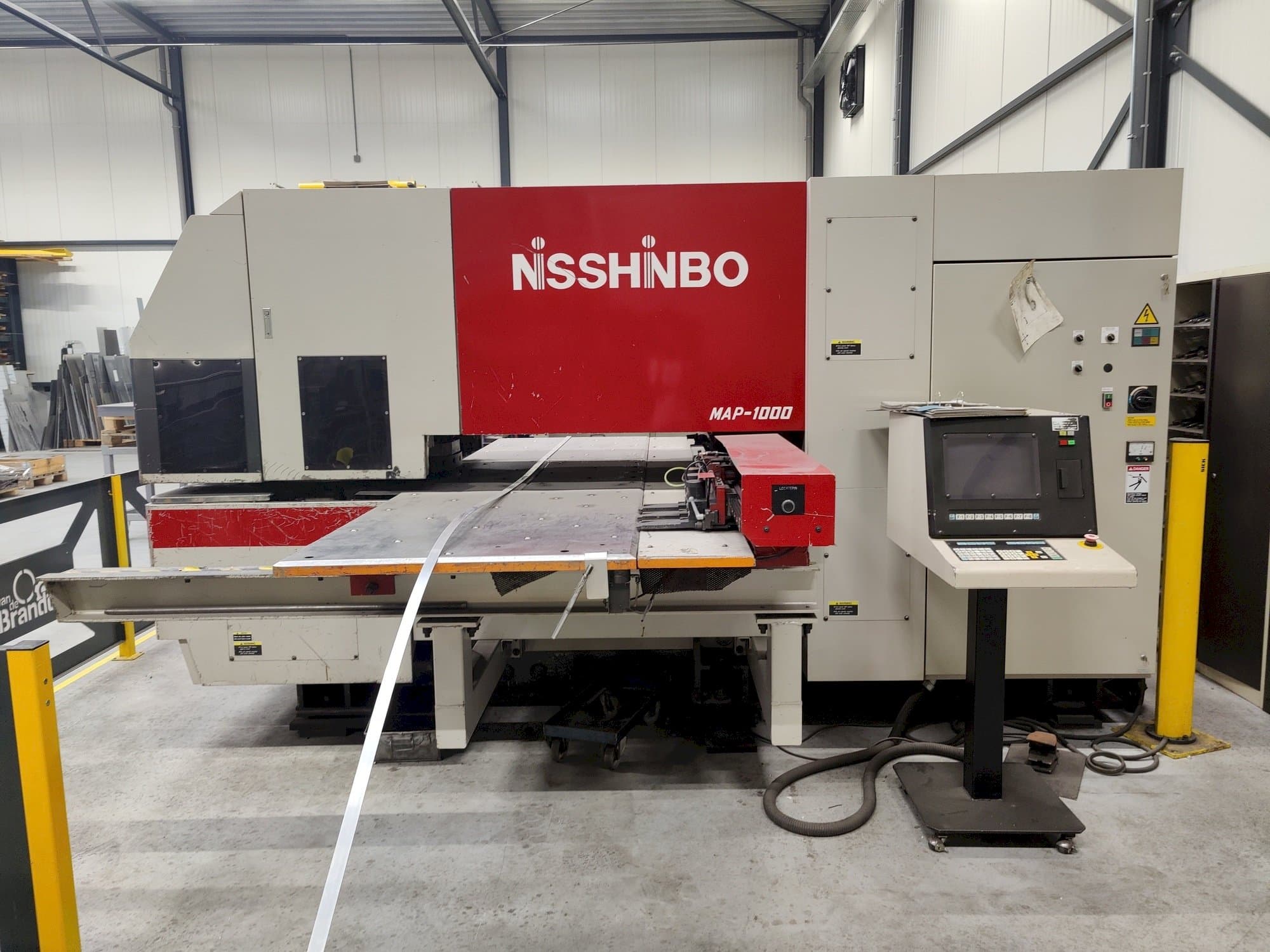 Nisshinbo MAP-1000 Mašinos vaizdas iš priekio