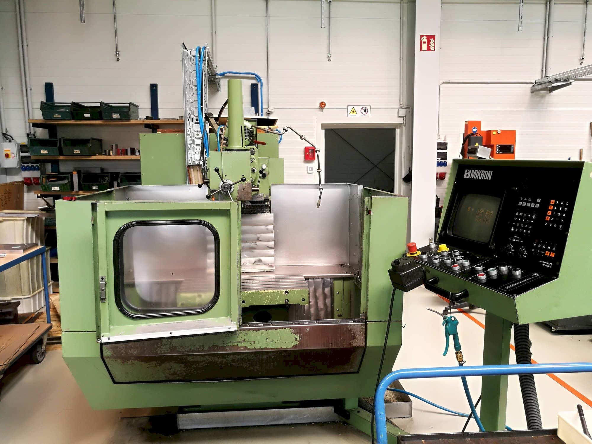 MIKRON WF 21 C Mašinos vaizdas iš priekio